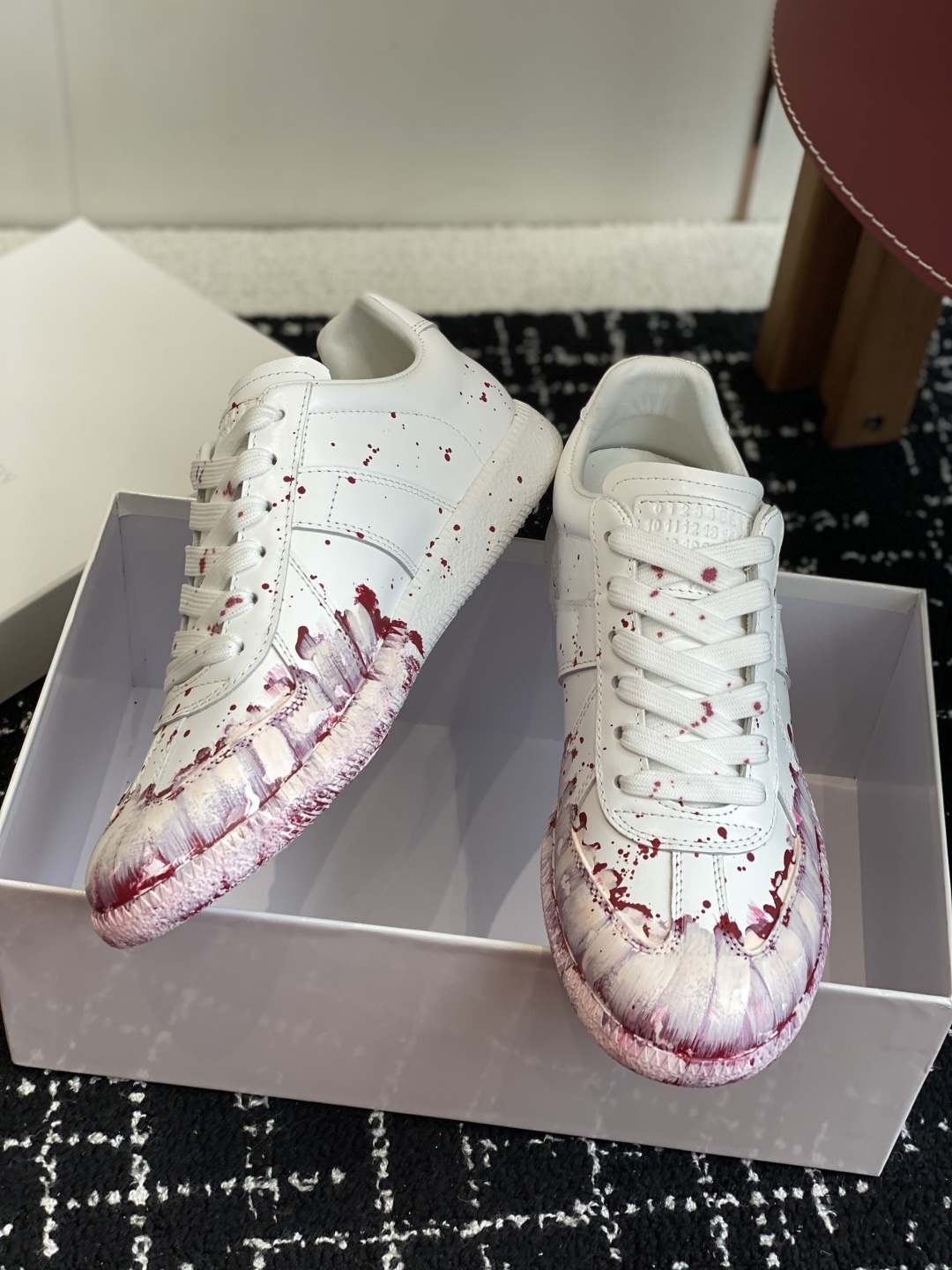 代购级
MaisonMargiela MM6 马吉拉 情侣款 喷墨 涂鸦 帆布 德训鞋 休闲 运动鞋