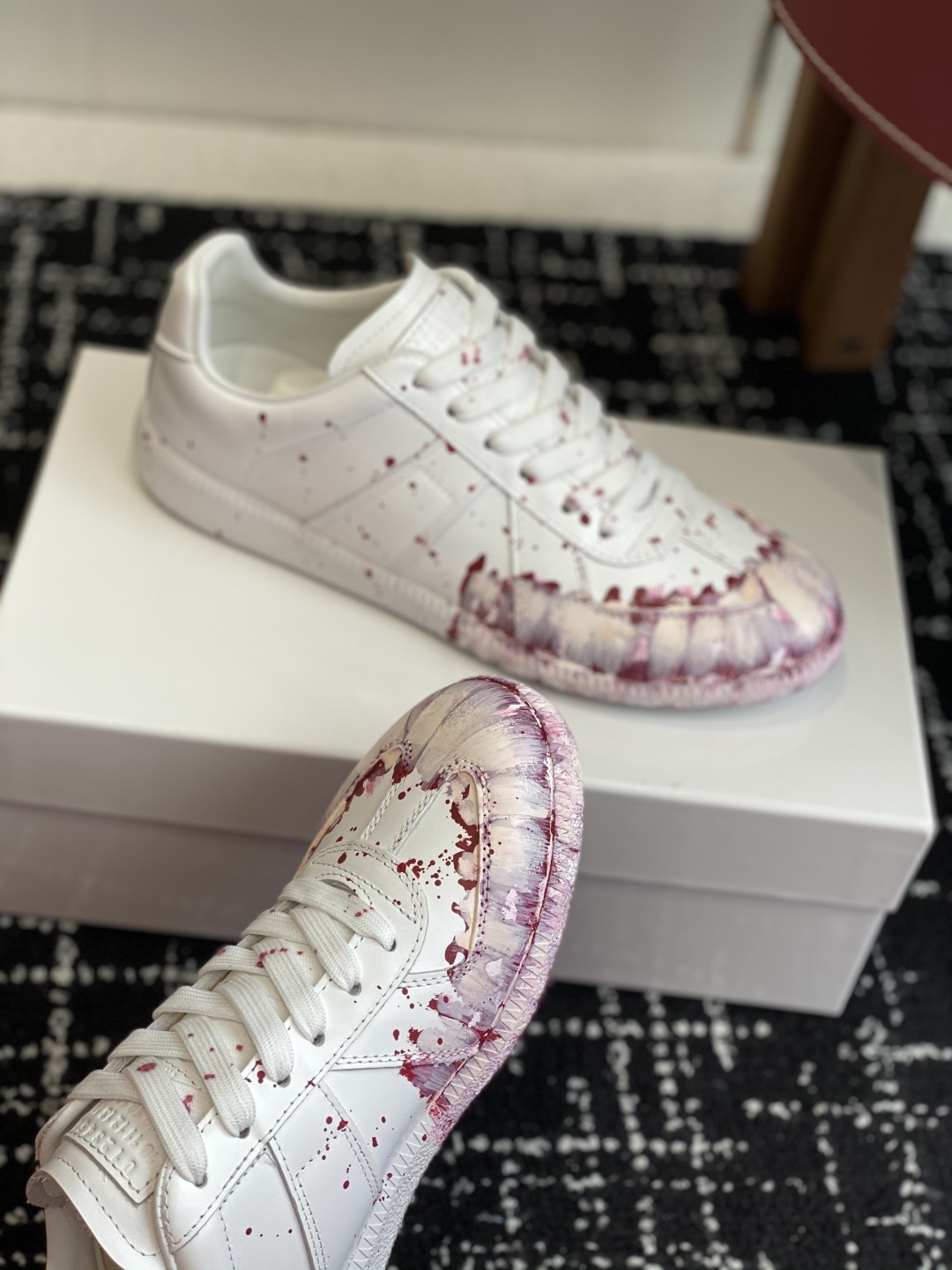 代购级
MaisonMargiela MM6 马吉拉 情侣款 喷墨 涂鸦 帆布 德训鞋 休闲 运动鞋