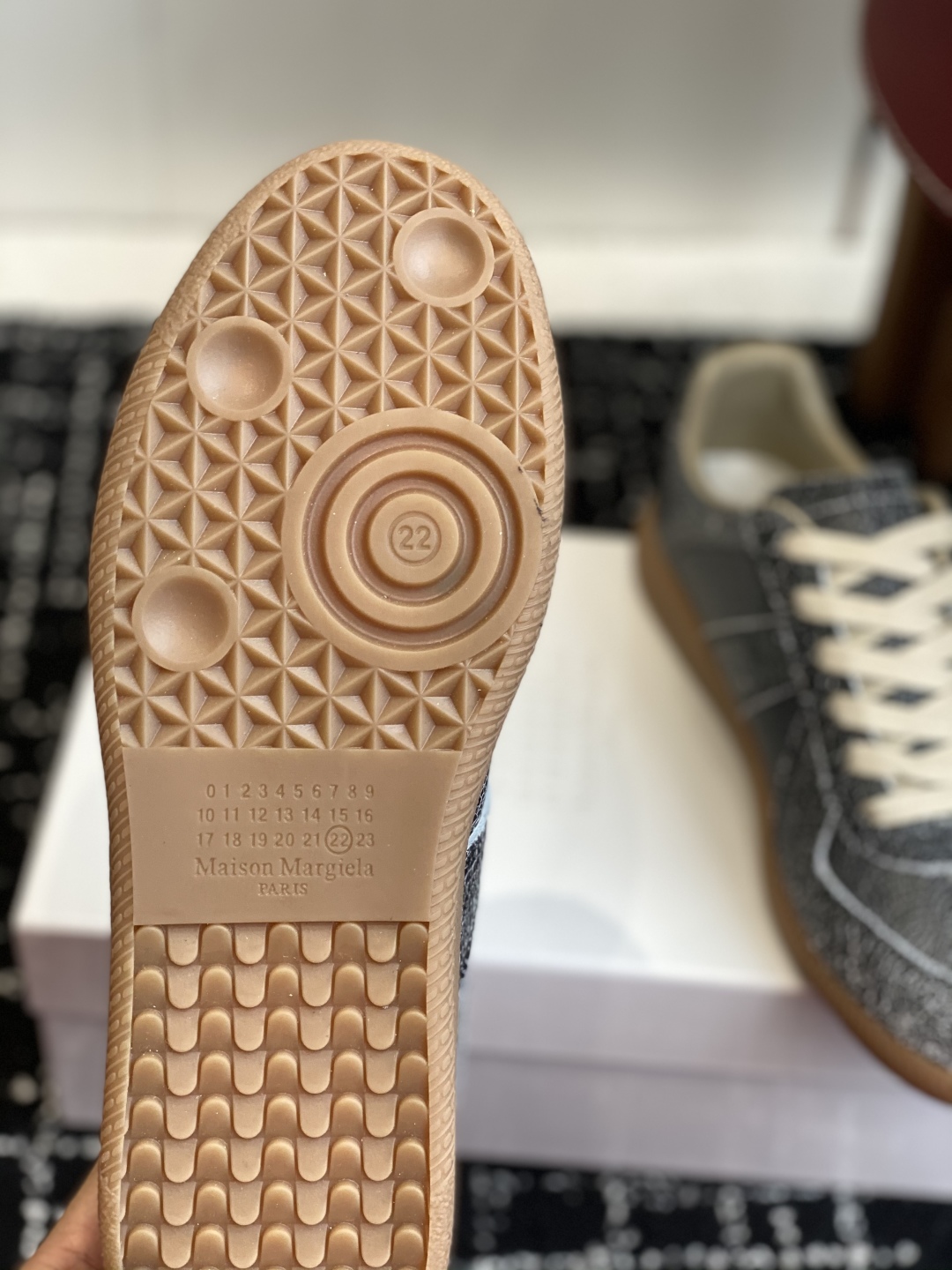 代购级
MaisonMargiela MM6 马吉拉 情侣款 喷墨 涂鸦 帆布 德训鞋 休闲 运动鞋

