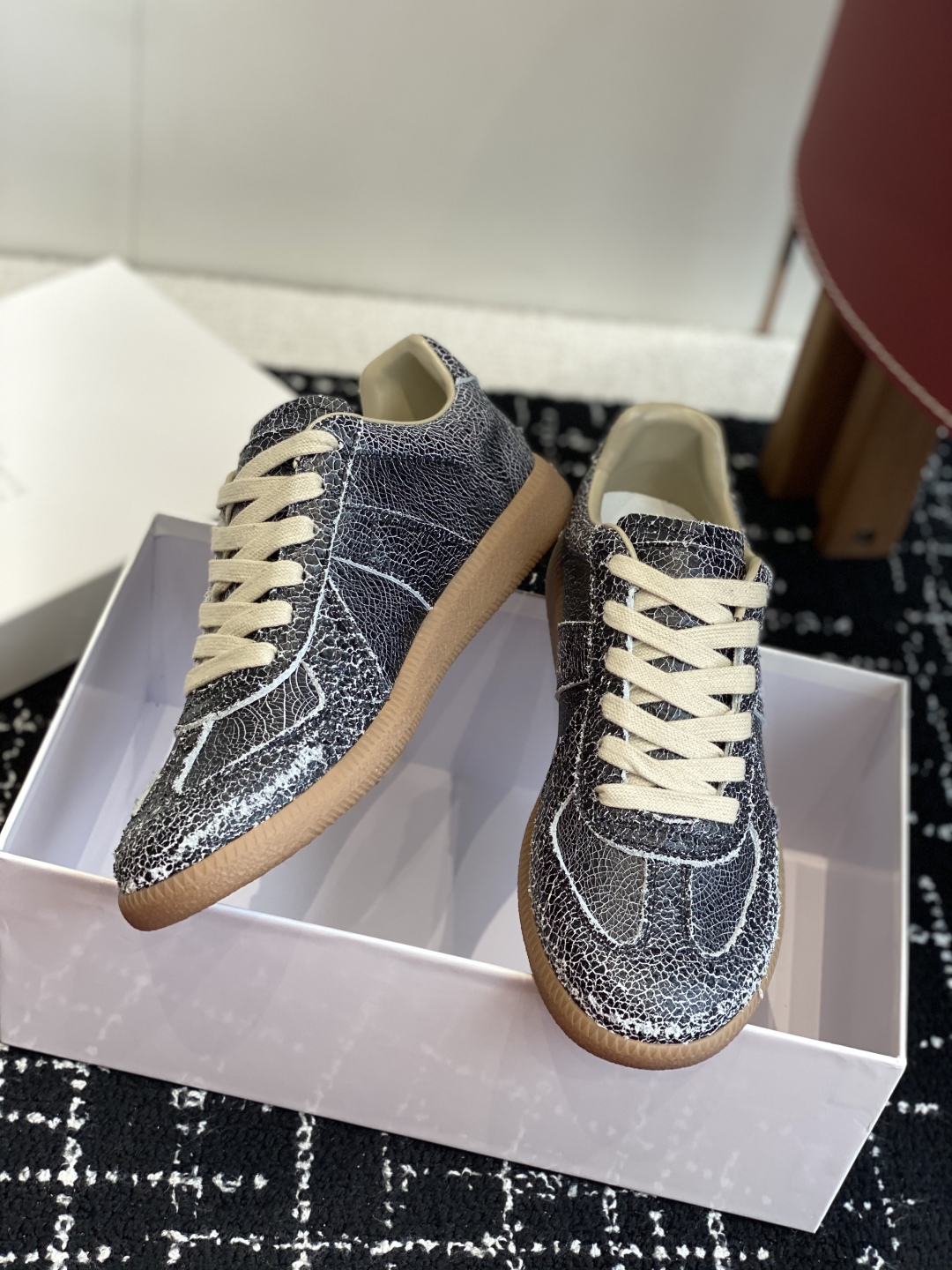 代购级
MaisonMargiela MM6 马吉拉 情侣款 喷墨 涂鸦 帆布 德训鞋 休闲 运动鞋

