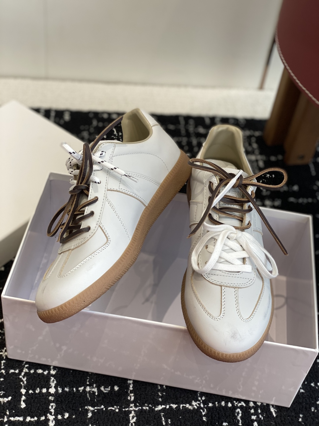 代购级
MaisonMargiela MM6 马吉拉 情侣款 喷墨 涂鸦 帆布 德训鞋 休闲 运动鞋

