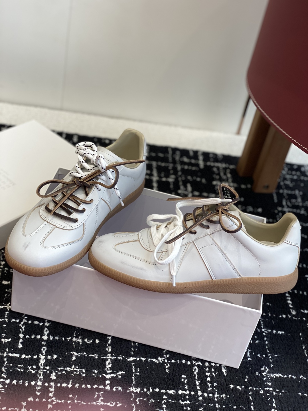 代购级
MaisonMargiela MM6 马吉拉 情侣款 喷墨 涂鸦 帆布 德训鞋 休闲 运动鞋

