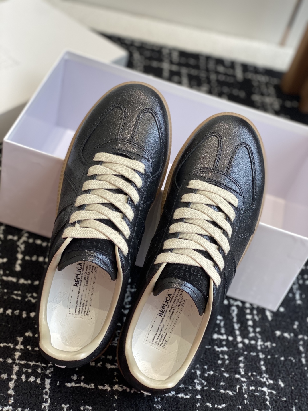 代购级
MaisonMargiela MM6 马吉拉 情侣款 喷墨 涂鸦 帆布 德训鞋 休闲 运动鞋

