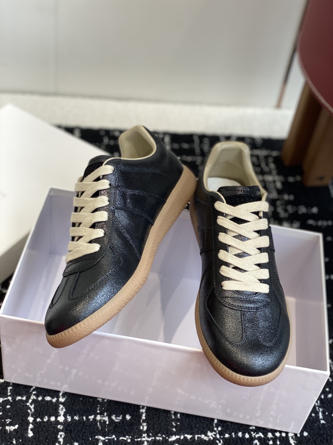 代购级
MaisonMargiela MM6 马吉拉 情侣款 喷墨 涂鸦 帆布 德训鞋 休闲 运动鞋

