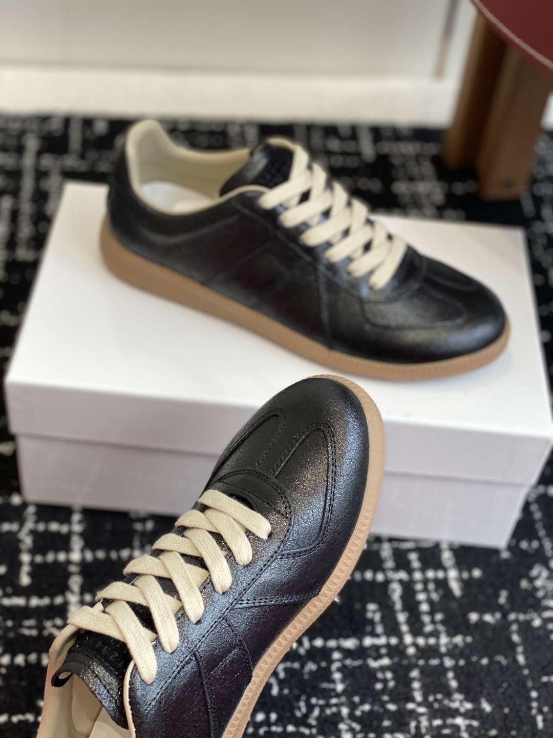 代购级
MaisonMargiela MM6 马吉拉 情侣款 喷墨 涂鸦 帆布 德训鞋 休闲 运动鞋

