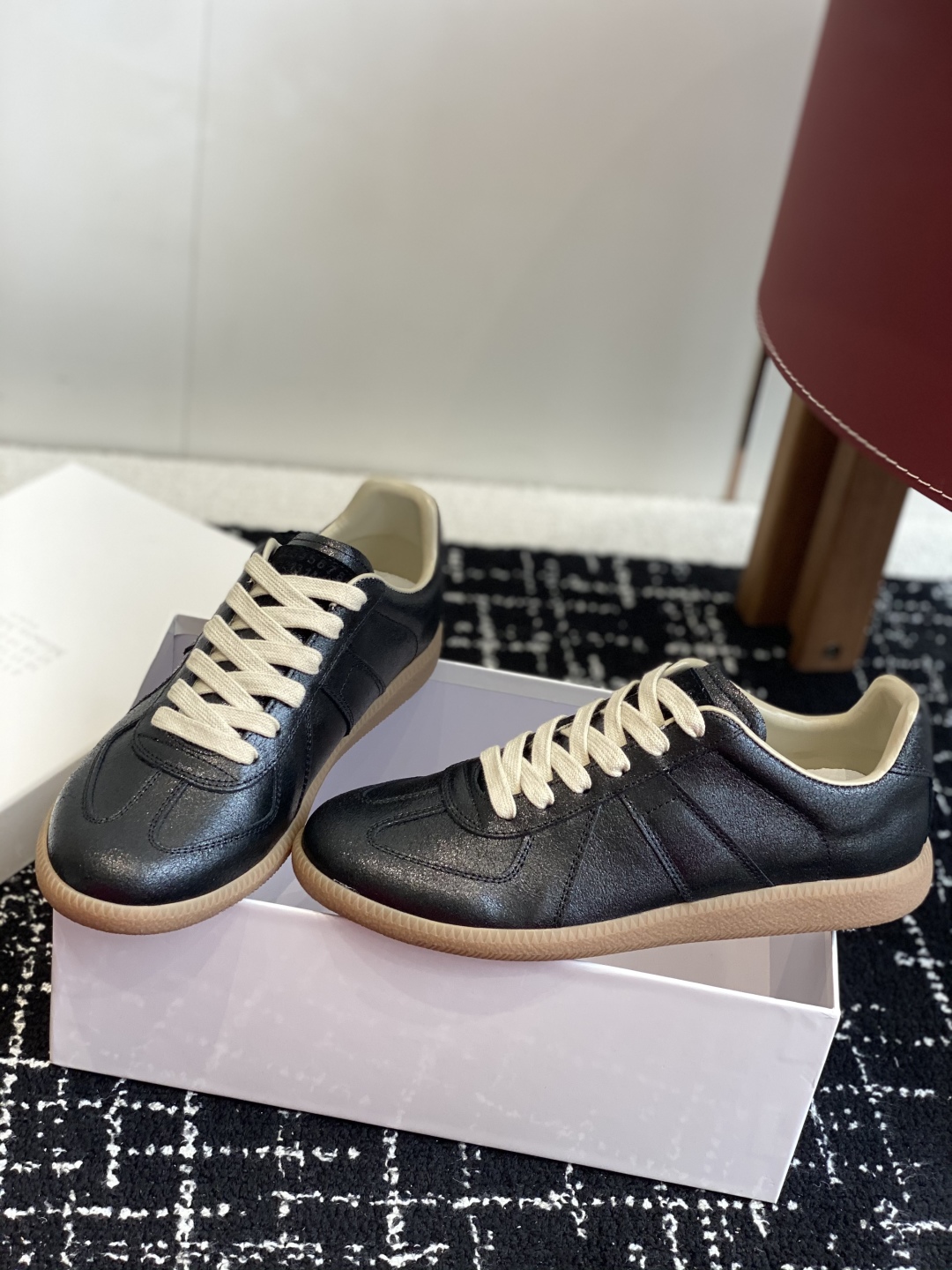 代购级
MaisonMargiela MM6 马吉拉 情侣款 喷墨 涂鸦 帆布 德训鞋 休闲 运动鞋

