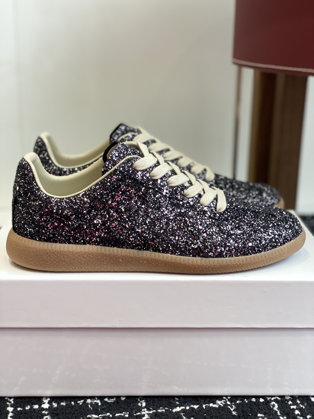 代购级
MaisonMargiela MM6 马吉拉 情侣款 喷墨 涂鸦 帆布 德训鞋 休闲 运动鞋