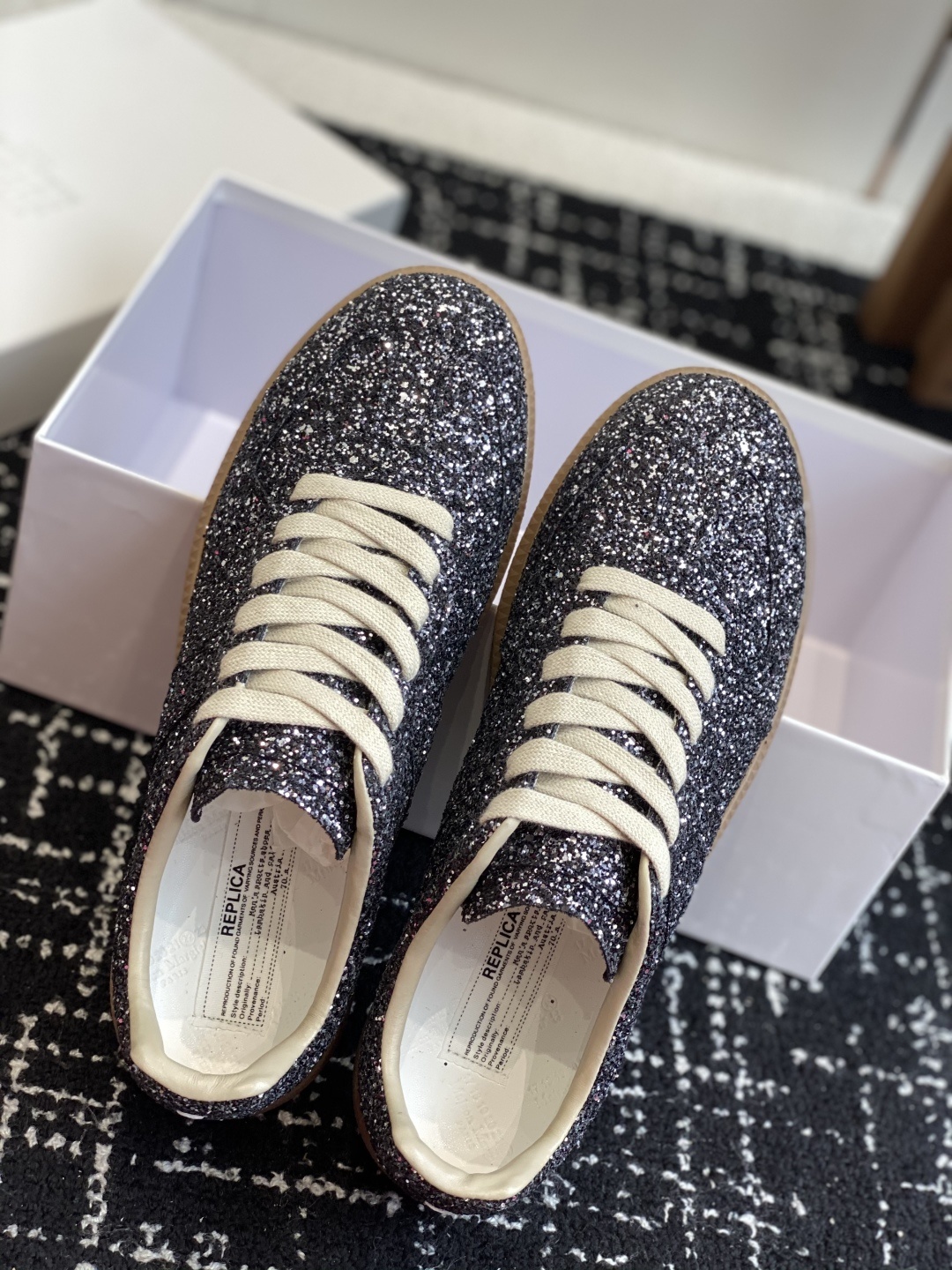 代购级
MaisonMargiela MM6 马吉拉 情侣款 喷墨 涂鸦 帆布 德训鞋 休闲 运动鞋