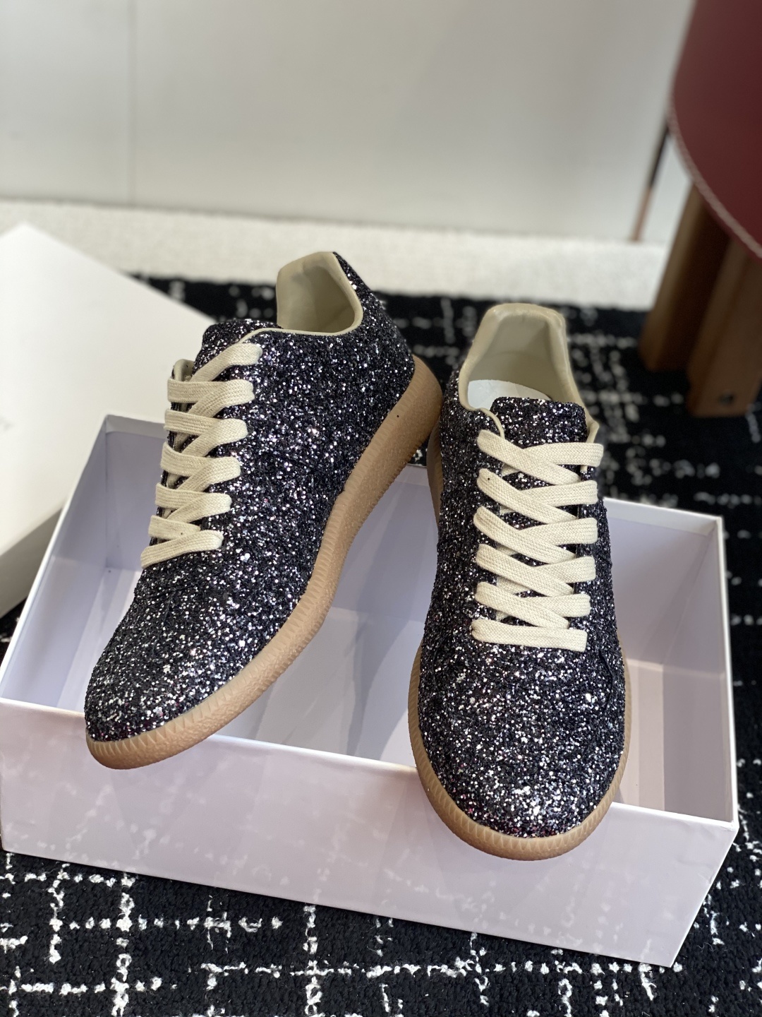 代购级
MaisonMargiela MM6 马吉拉 情侣款 喷墨 涂鸦 帆布 德训鞋 休闲 运动鞋