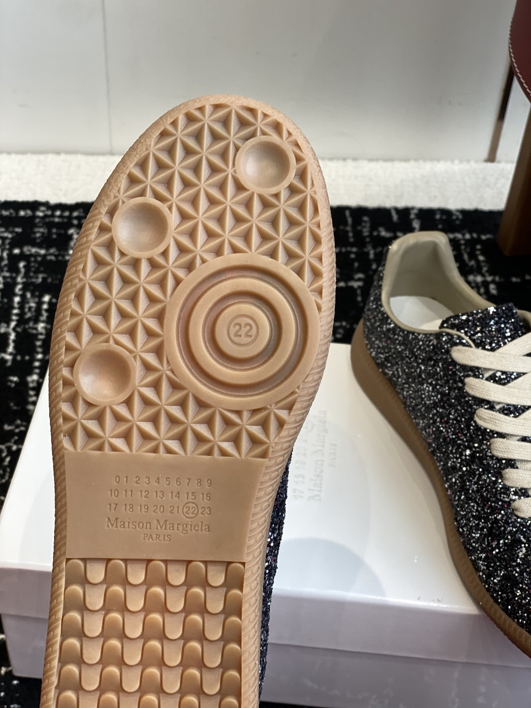 代购级
MaisonMargiela MM6 马吉拉 情侣款 喷墨 涂鸦 帆布 德训鞋 休闲 运动鞋