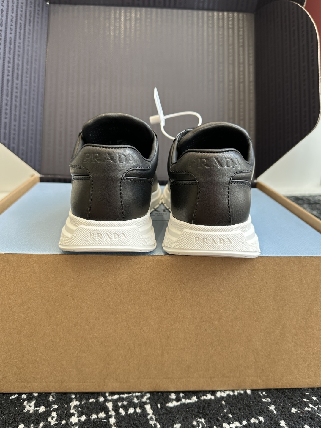 东莞代购级（官网同步✈️盒包装）
Prada 普拉达 25ss 春夏新款 德训鞋 休闲鞋 

精工制造，