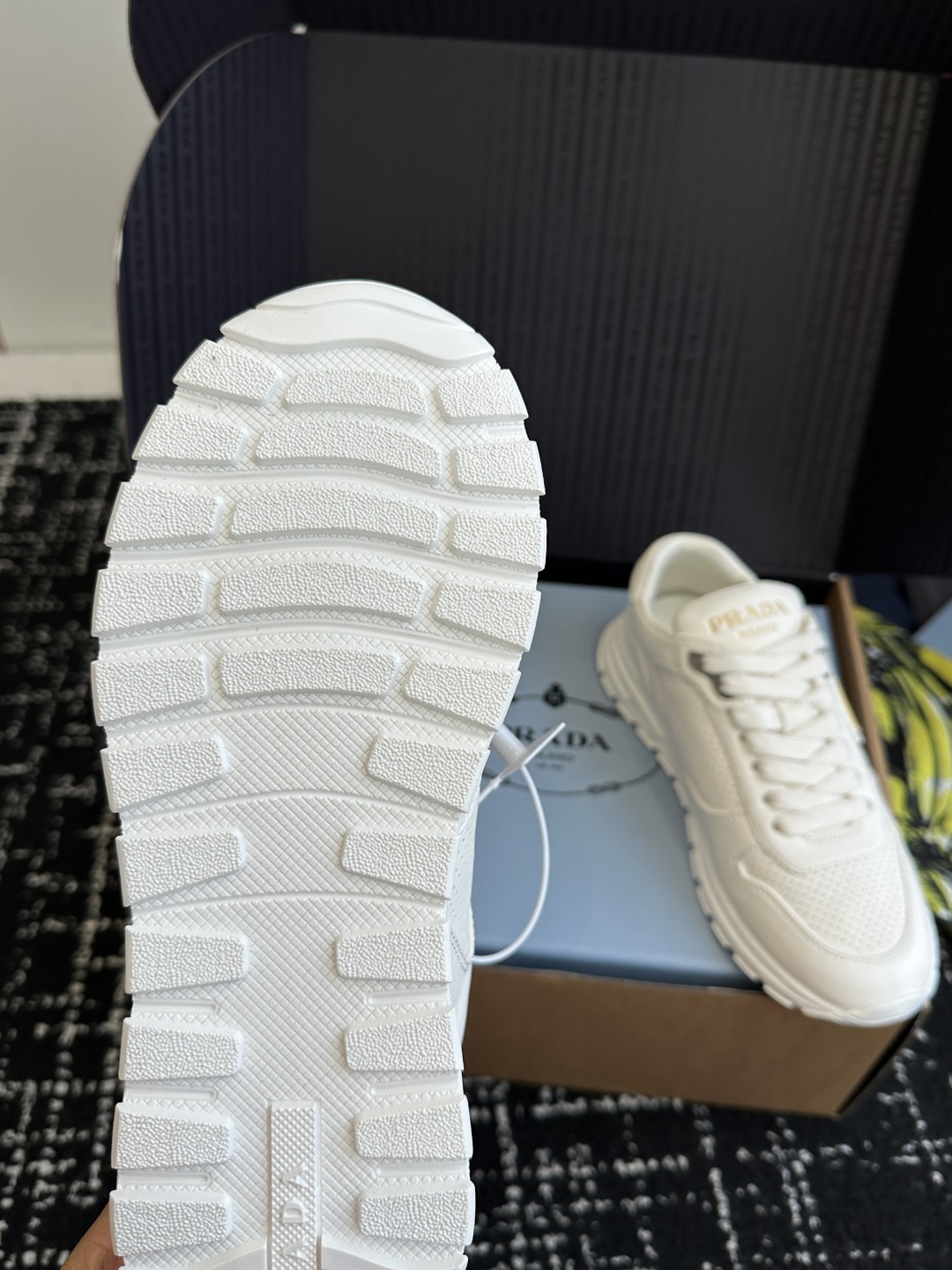 东莞代购级（官网同步✈️盒包装）
Prada 普拉达 25ss 春夏新款 德训鞋 休闲鞋 

精工制造，