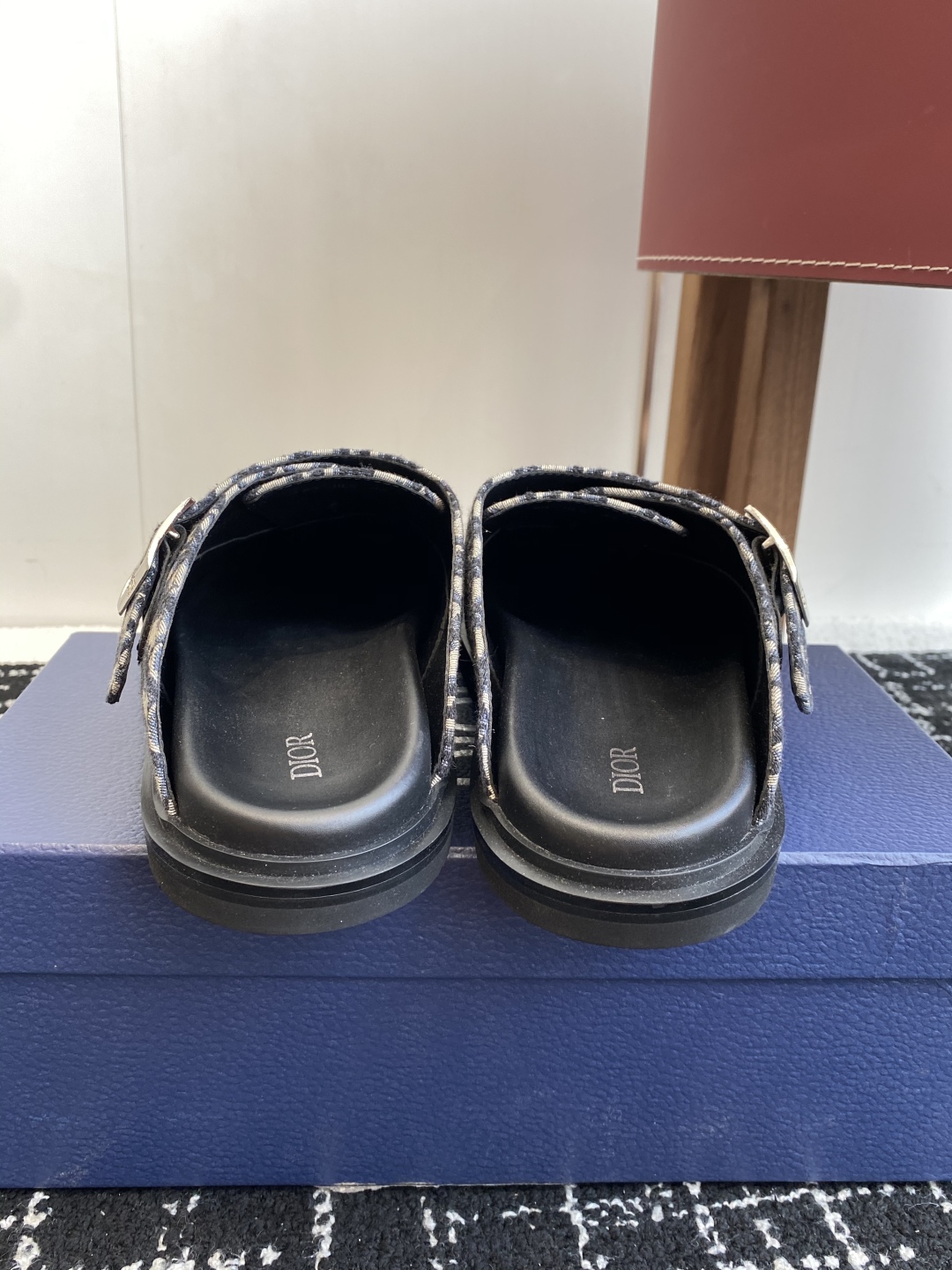代购级
Dior  25ss 春夏最新款  男士超轻发泡大底 包头拖鞋

夏威夷沙滩运动拖鞋 Angel