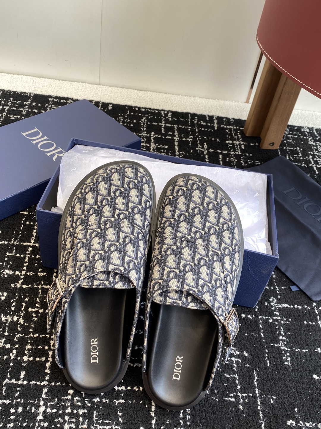 代购级
Dior  25ss 春夏最新款  男士超轻发泡大底 包头拖鞋

夏威夷沙滩运动拖鞋 Angel