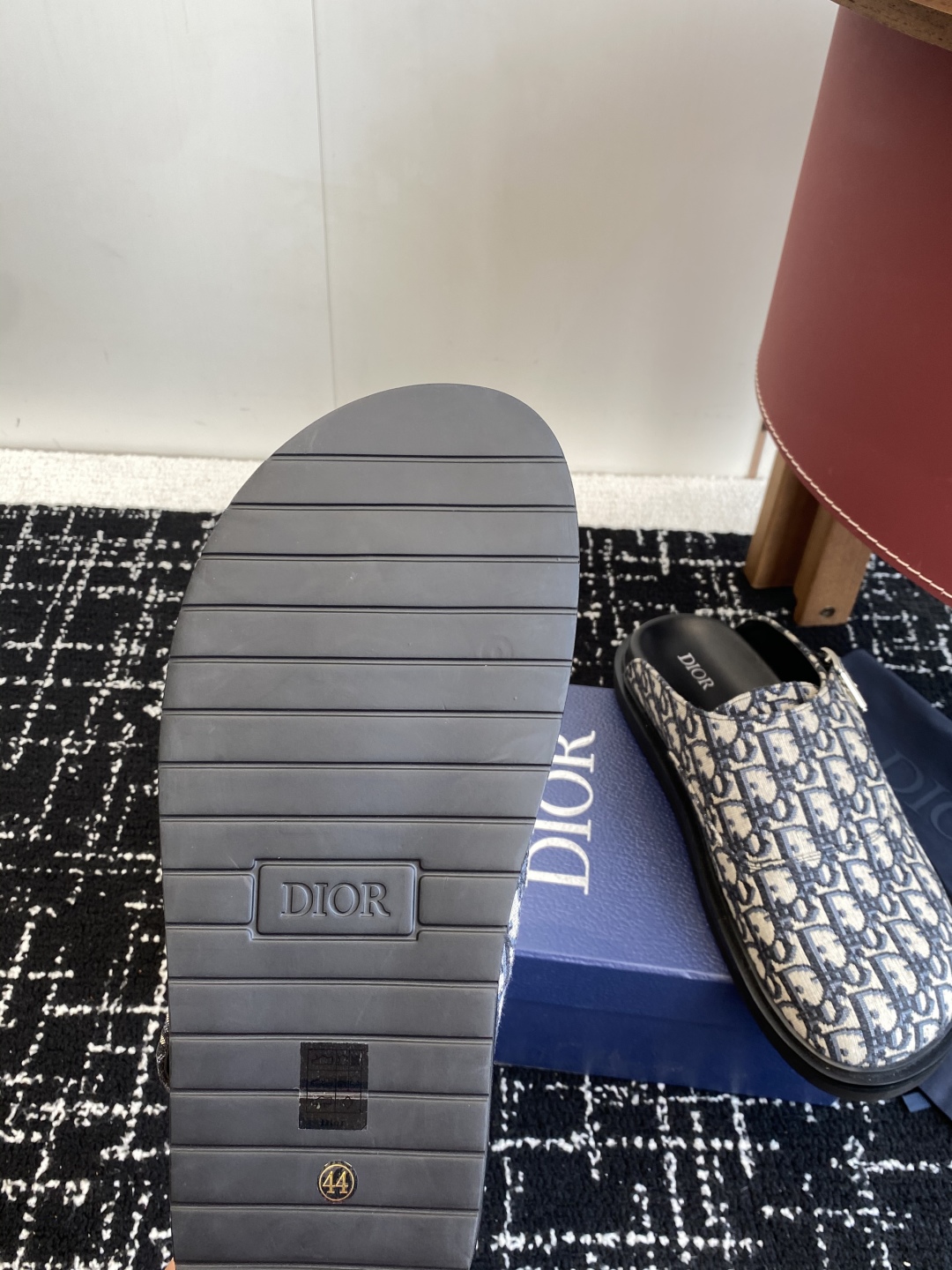 代购级
Dior  25ss 春夏最新款  男士超轻发泡大底 包头拖鞋

夏威夷沙滩运动拖鞋 Angel