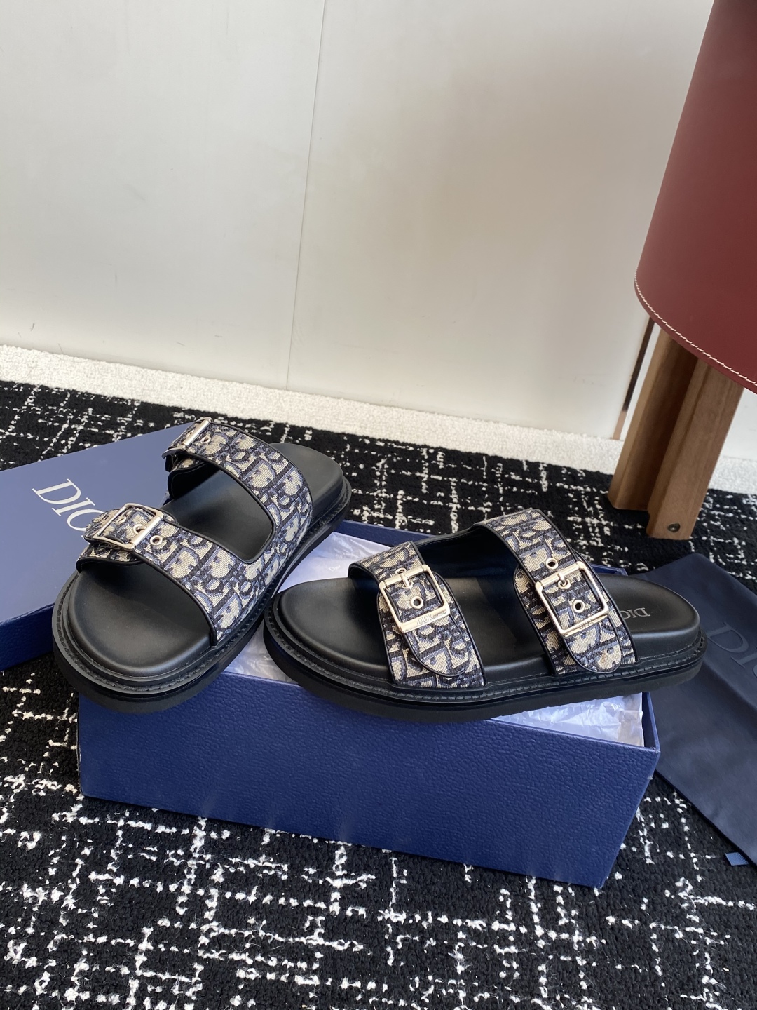 代购级
Dior  25ss 春夏最新款  男士超轻发泡大底 凉拖

夏威夷沙滩运动拖鞋 Angelab