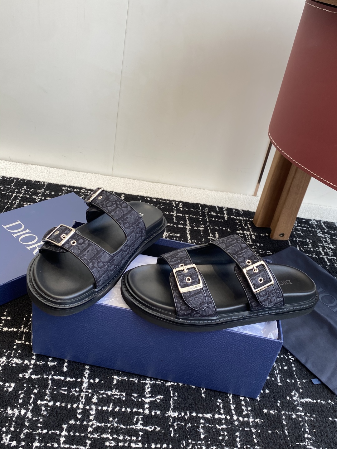 代购级
Dior  25ss 春夏最新款  男士超轻发泡大底 凉拖

夏威夷沙滩运动拖鞋 Angelab