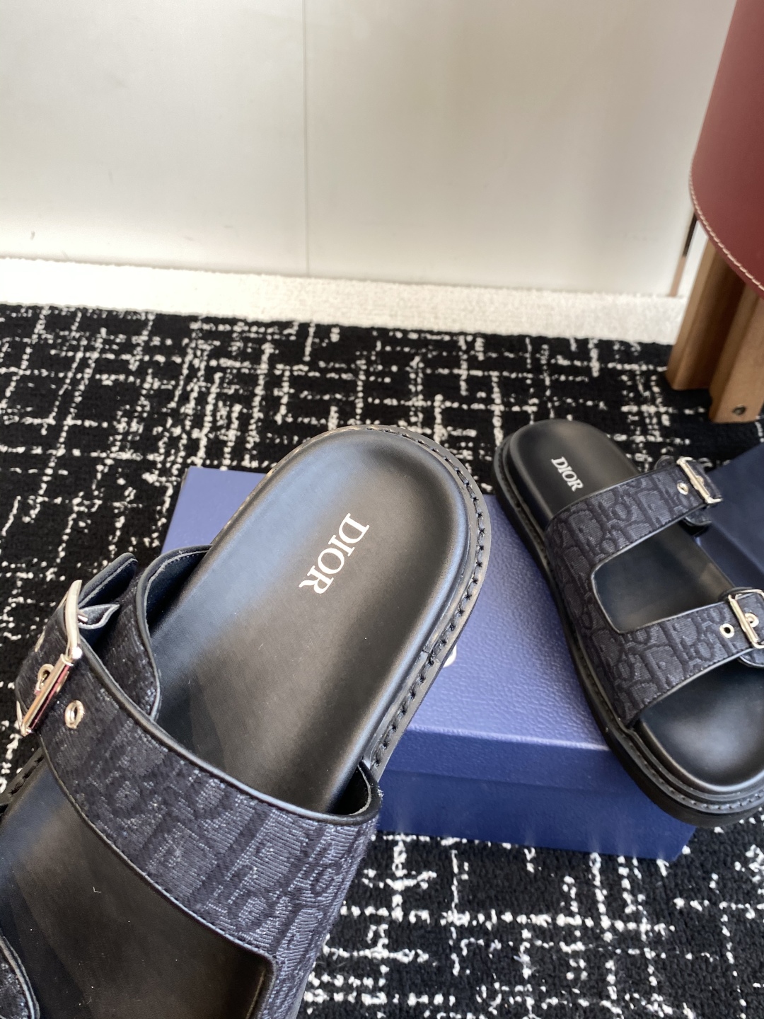 代购级
Dior  25ss 春夏最新款  男士超轻发泡大底 凉拖

夏威夷沙滩运动拖鞋 Angelab