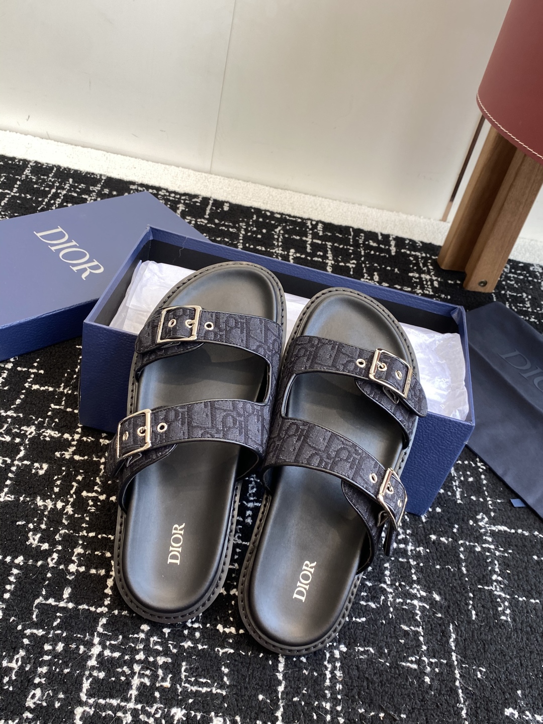 代购级
Dior  25ss 春夏最新款  男士超轻发泡大底 凉拖

夏威夷沙滩运动拖鞋 Angelab