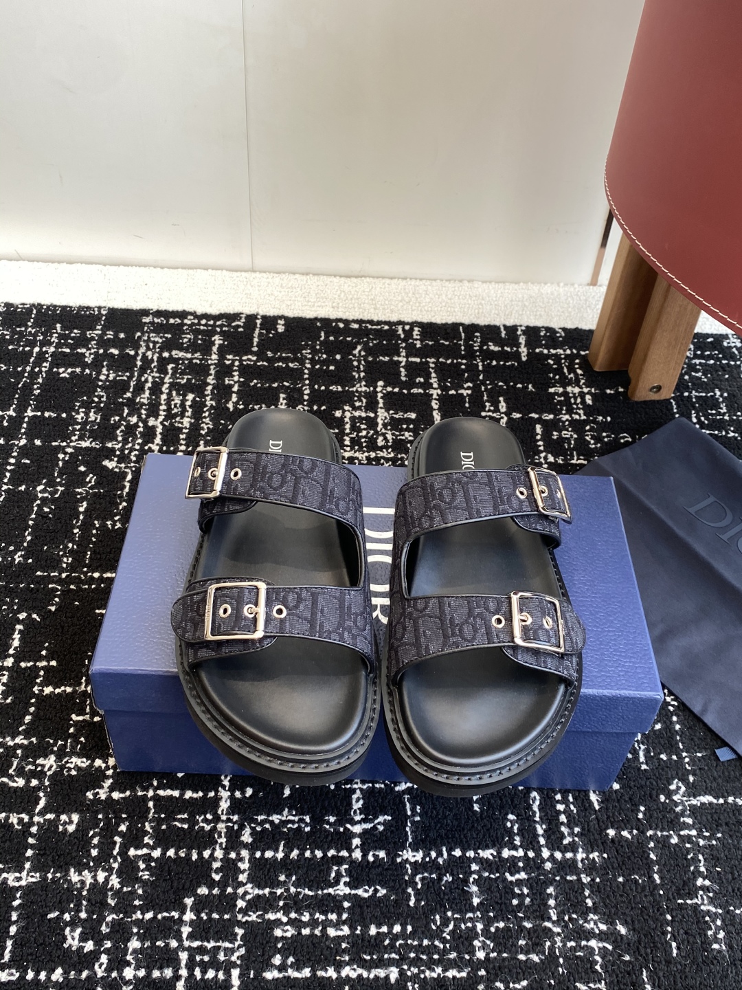 代购级
Dior  25ss 春夏最新款  男士超轻发泡大底 凉拖

夏威夷沙滩运动拖鞋 Angelab