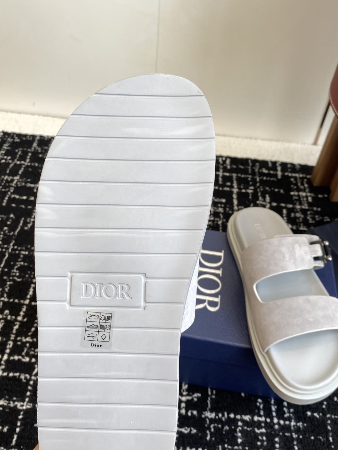 代购级
Dior  25ss 春夏最新款  男士超轻发泡大底 凉拖

夏威夷沙滩运动拖鞋 Angelab