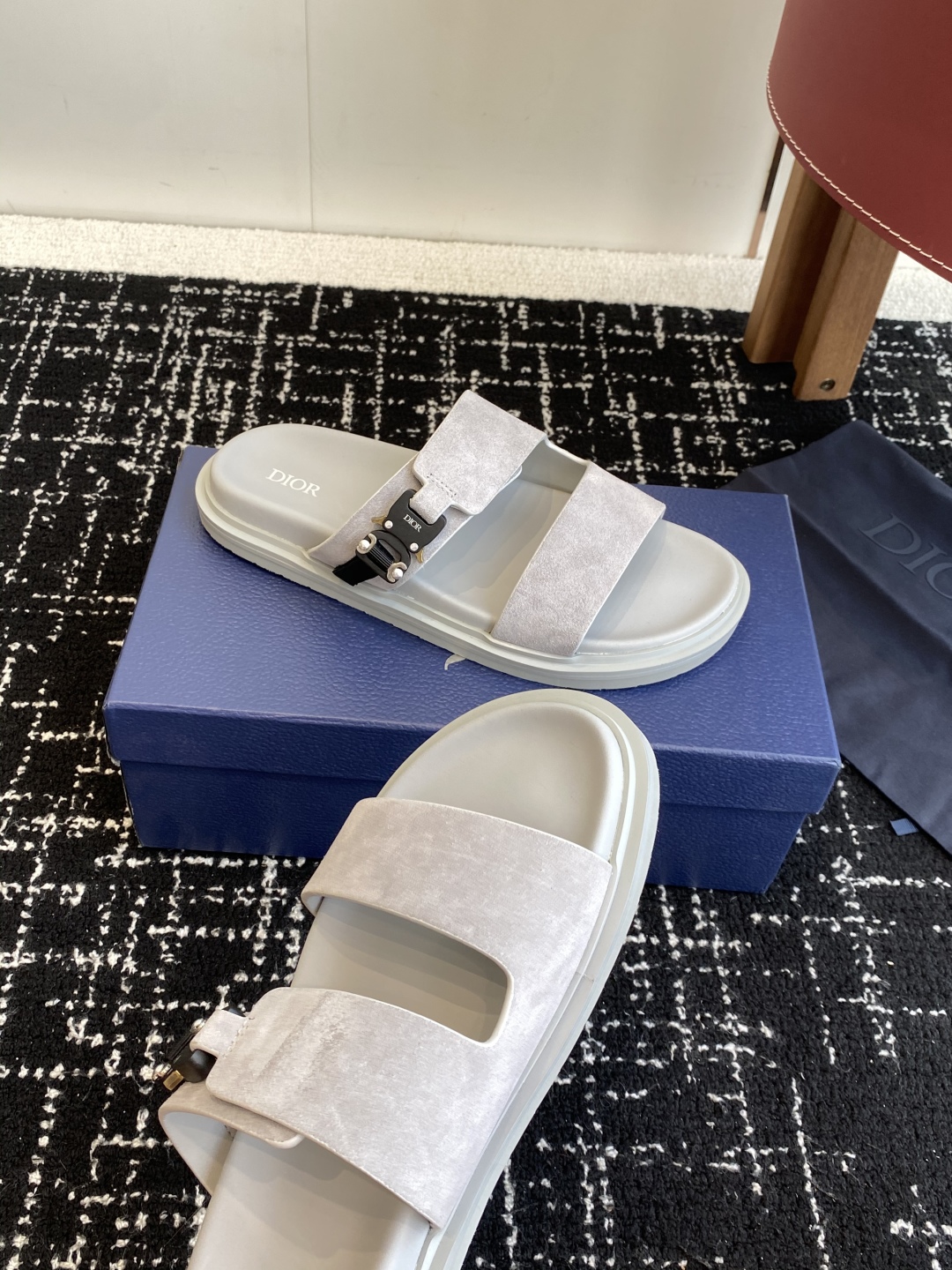 代购级
Dior  25ss 春夏最新款  男士超轻发泡大底 凉拖

夏威夷沙滩运动拖鞋 Angelab