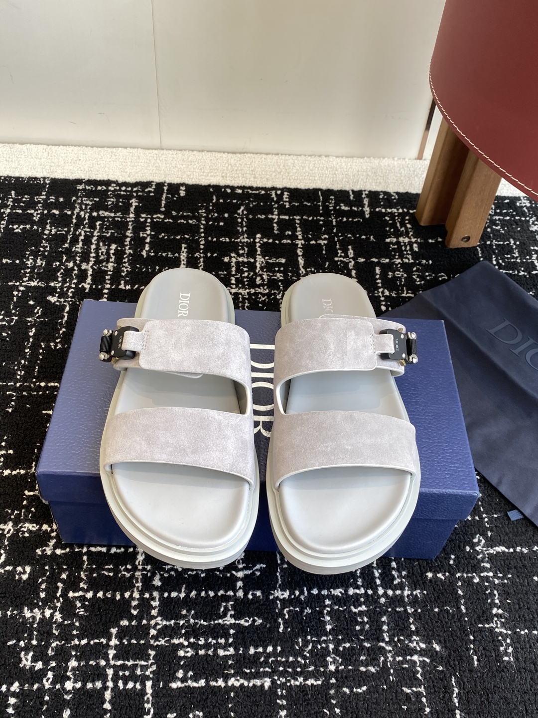 代购级
Dior  25ss 春夏最新款  男士超轻发泡大底 凉拖

夏威夷沙滩运动拖鞋 Angelab