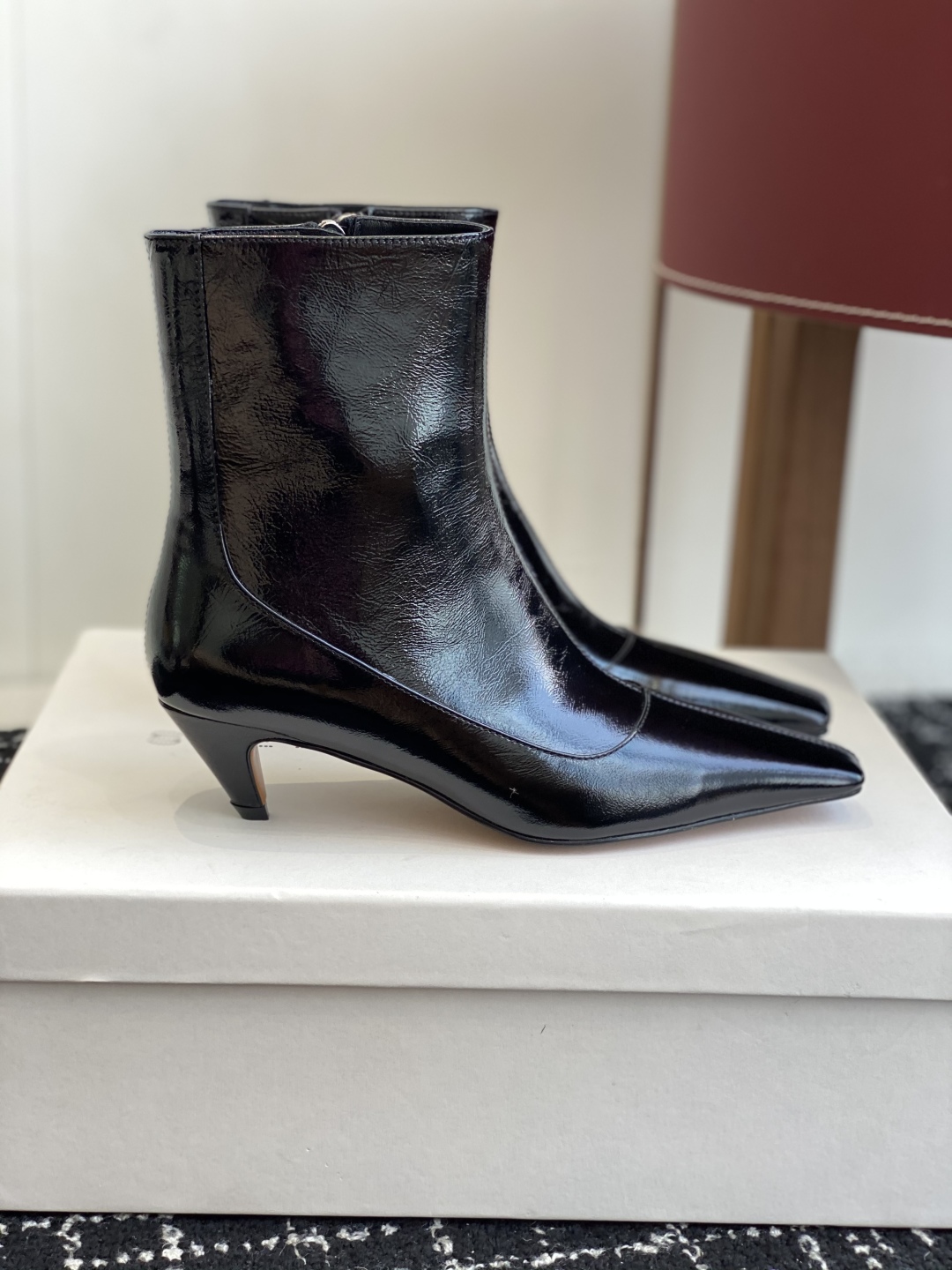 
代购级
Stella Mccartney（斯特拉麦卡托尼）来自英国的奢侈品牌。

品牌的设计风格主要以