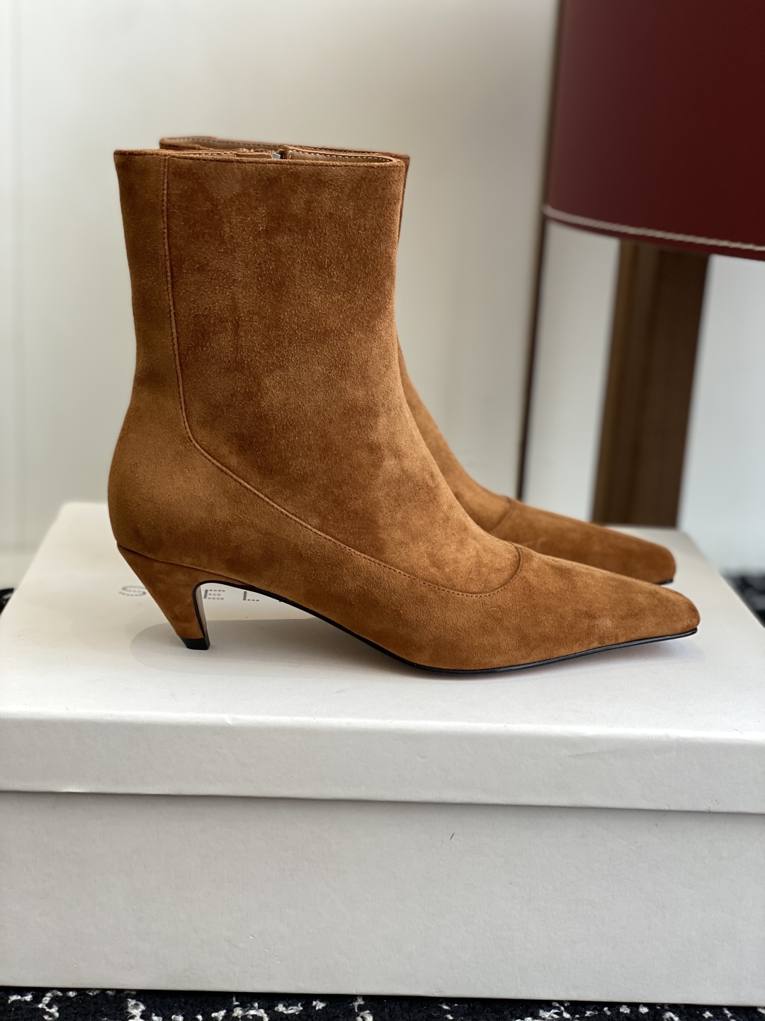
代购级
Stella Mccartney（斯特拉麦卡托尼）来自英国的奢侈品牌。

品牌的设计风格主要以