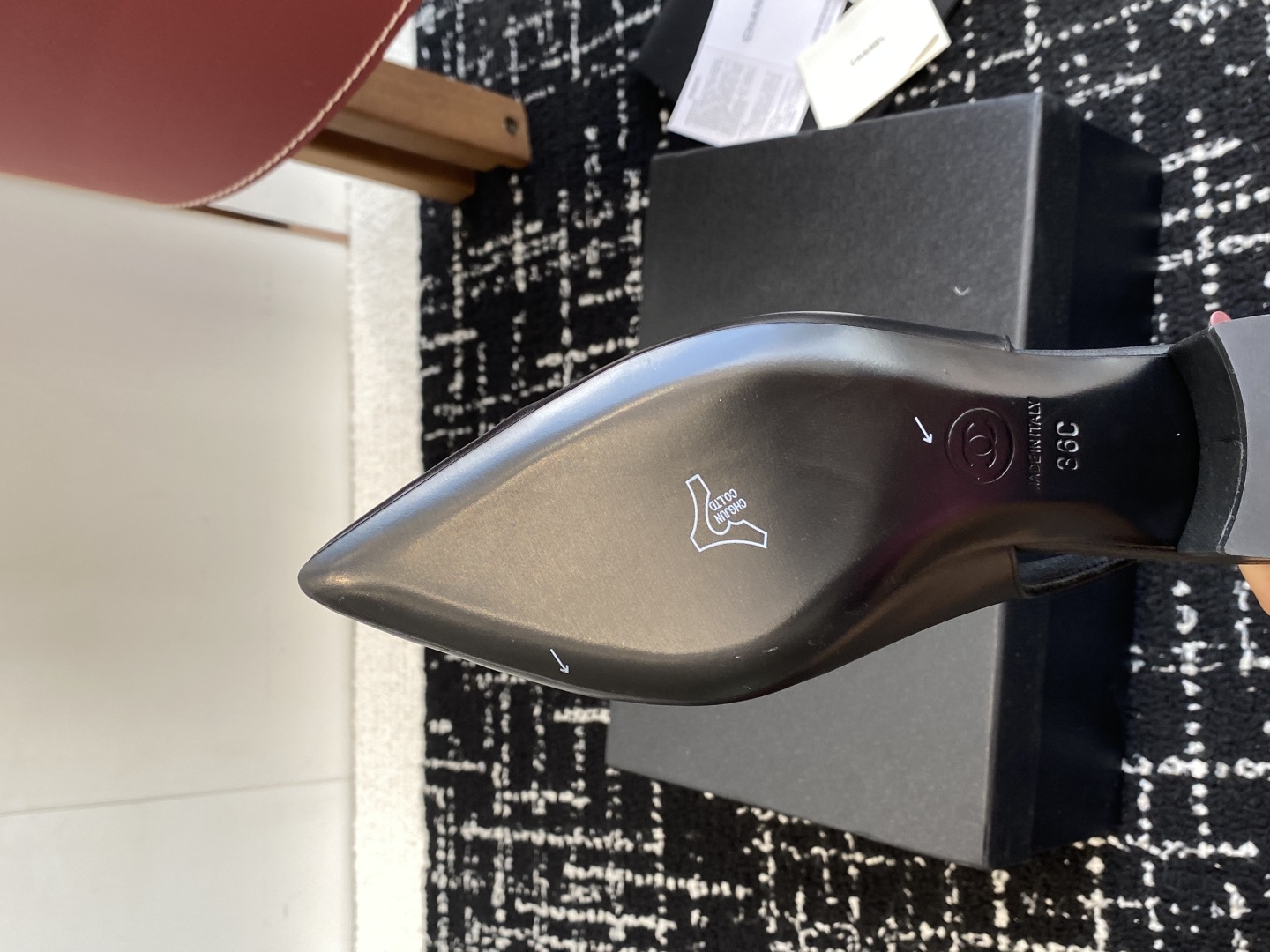 代购级
小香CHANEL25ss 早春新品太香了 蝴蝶结尖头单鞋凉鞋系列!

这双我称之为“氛围感之神”