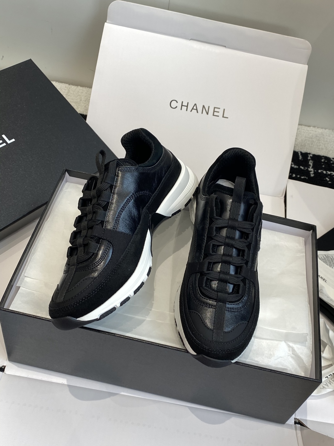 东莞代购级
Chanel香奈儿 25ss 春夏新款专柜顶级休闲款运动鞋

这款经典设计 鞋面多种工艺电绣