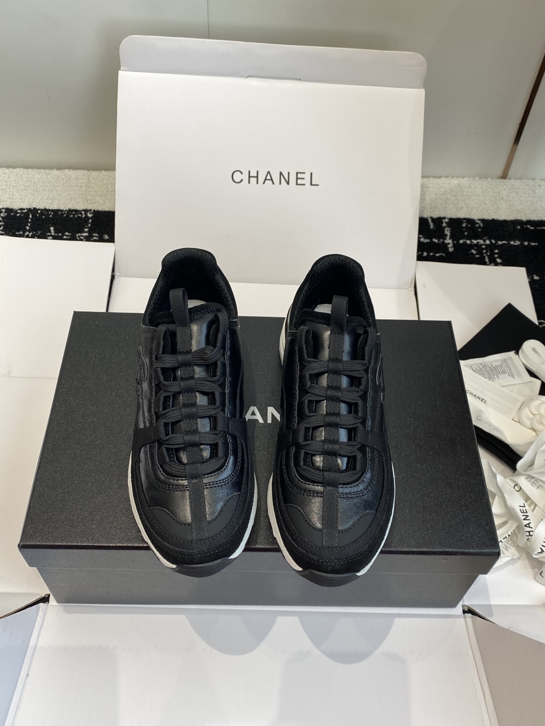 东莞代购级
Chanel香奈儿 25ss 春夏新款专柜顶级休闲款运动鞋

这款经典设计 鞋面多种工艺电绣