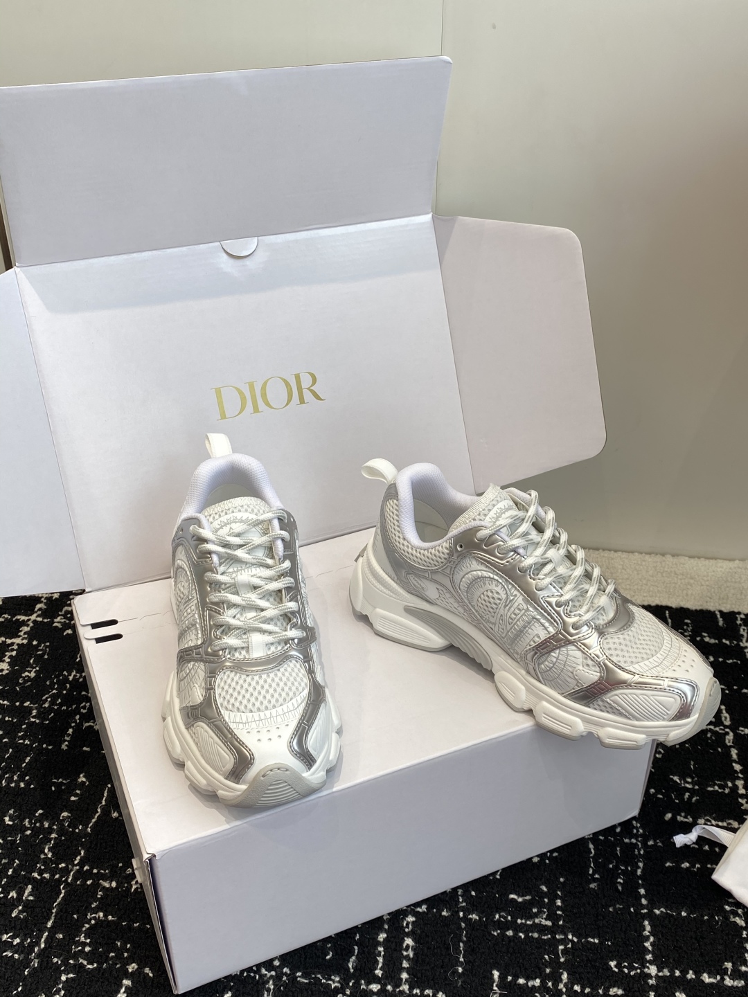东莞代购级（⚠️官网同步✈️盒包装）
Dior 明星款25ss 主推爆品 全新发售的迪奥 Dior Ch