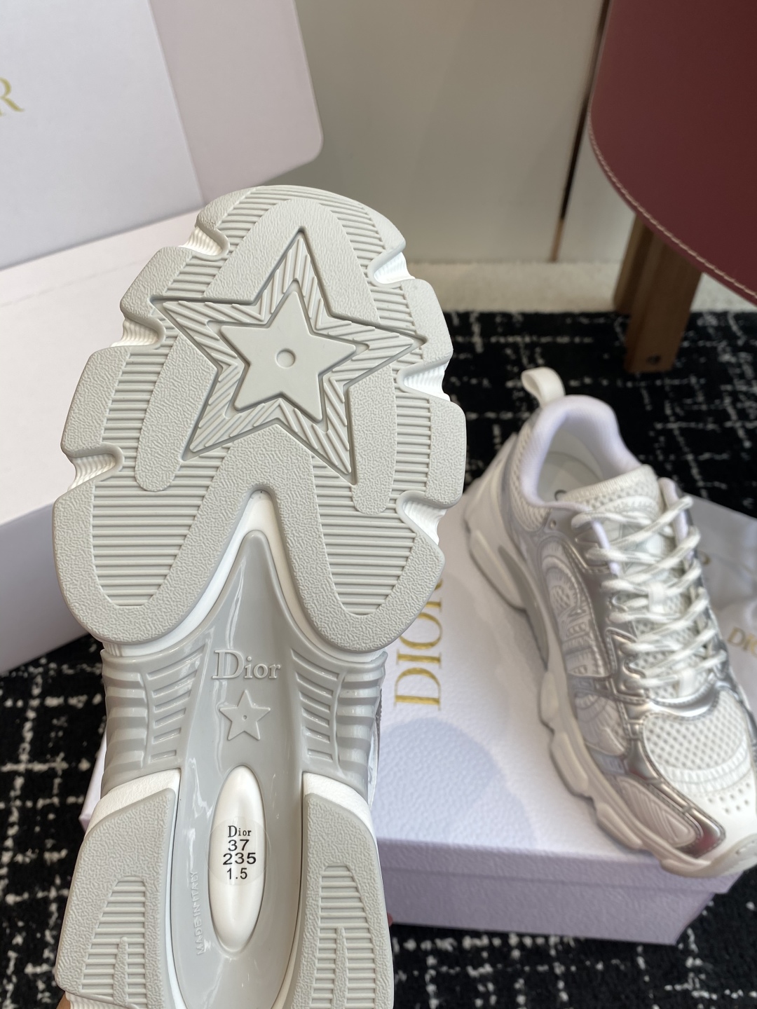 东莞代购级（⚠️官网同步✈️盒包装）
Dior 明星款25ss 主推爆品 全新发售的迪奥 Dior Ch