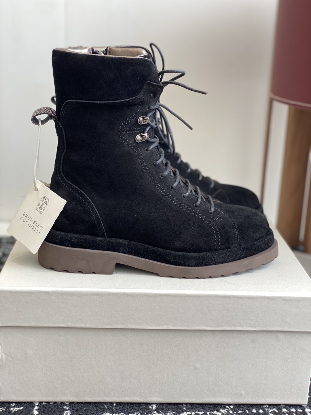 代购级
BRUNELLO CUCINELLI 新款马丁靴
不用多说!超级有范的一款靴子女孩子穿起来不要