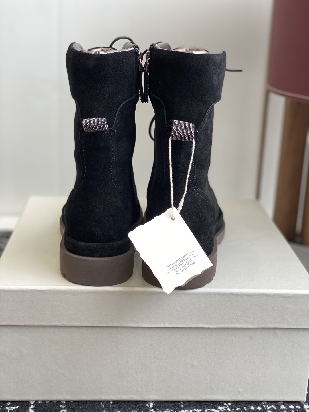 代购级
BRUNELLO CUCINELLI 新款马丁靴
不用多说!超级有范的一款靴子女孩子穿起来不要