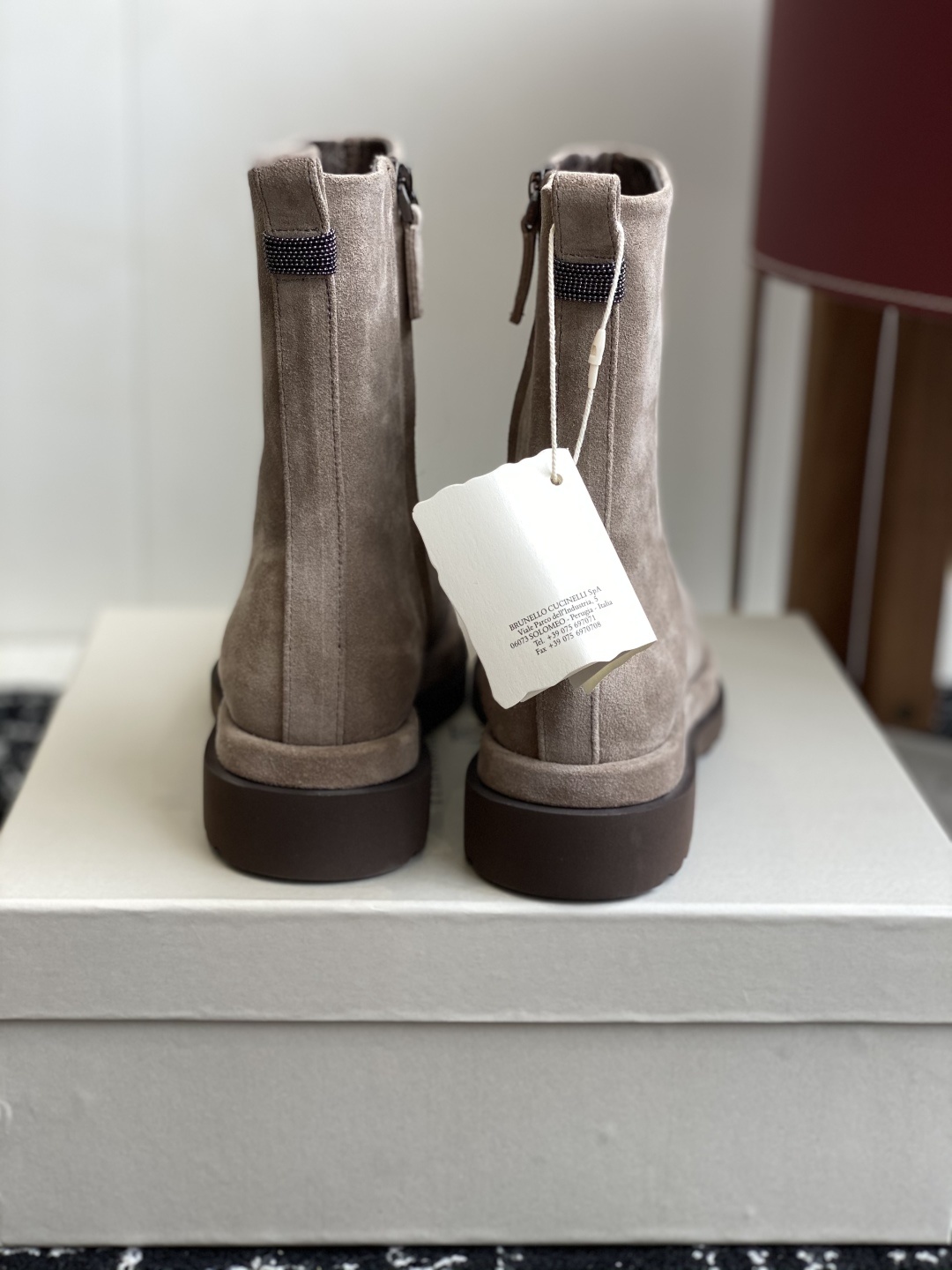 代购级
BRUNELLO CUCINELLI 新款马丁靴
不用多说!超级有范的一款靴子女孩子穿起来不要