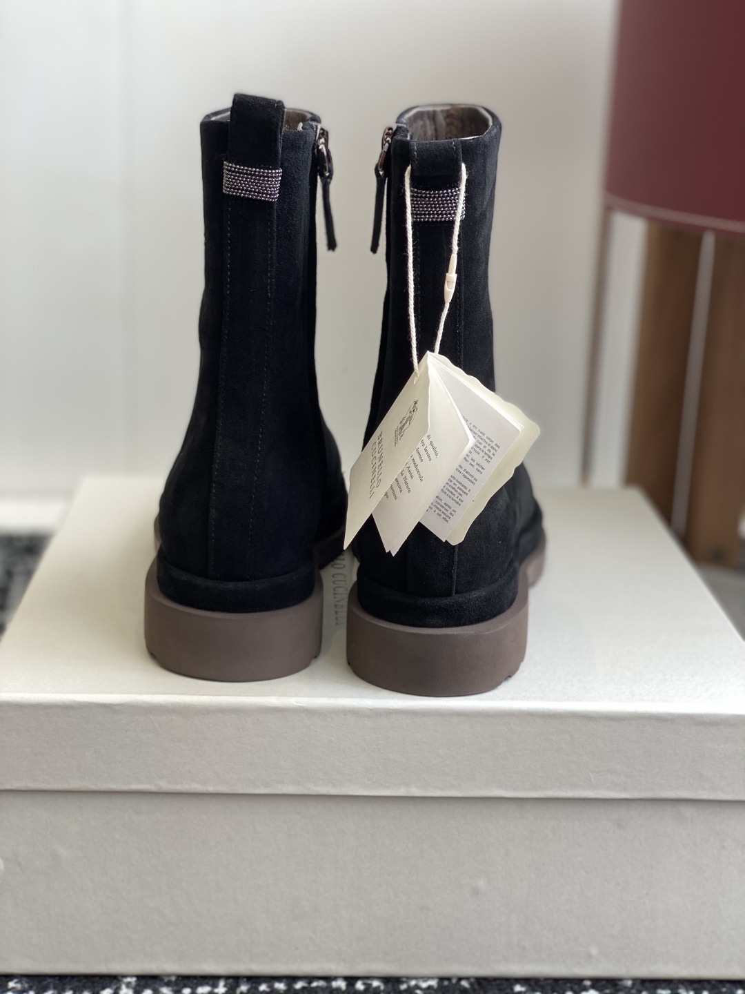 代购级
BRUNELLO CUCINELLI 新款马丁靴
不用多说!超级有范的一款靴子女孩子穿起来不要