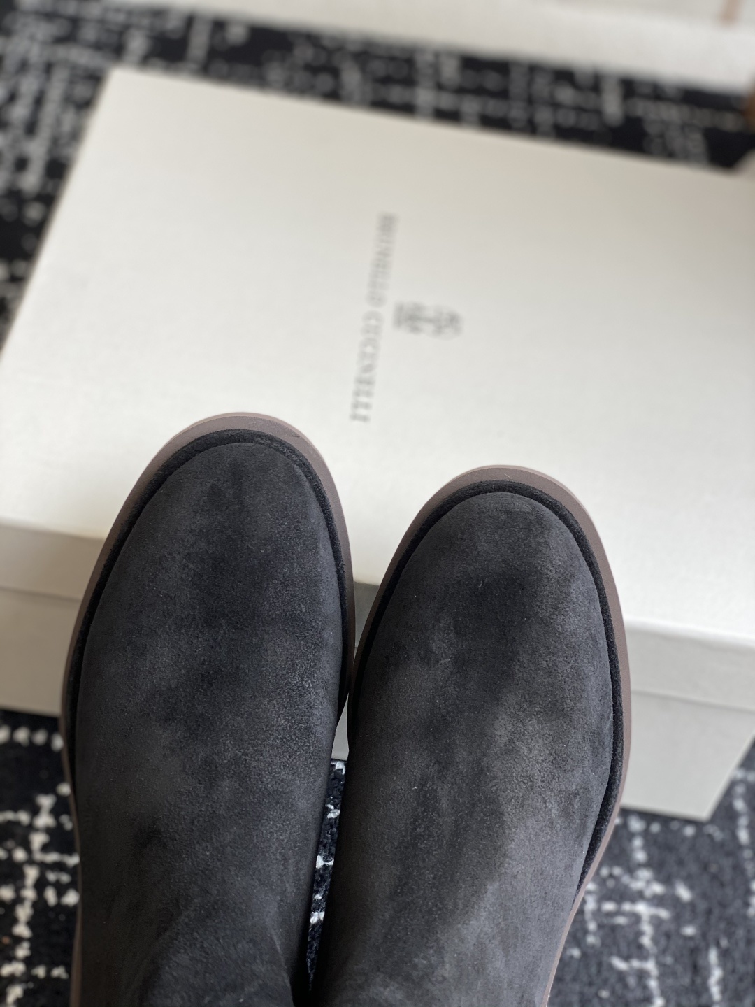 代购级
BRUNELLO CUCINELLI 新款马丁靴
不用多说!超级有范的一款靴子女孩子穿起来不要