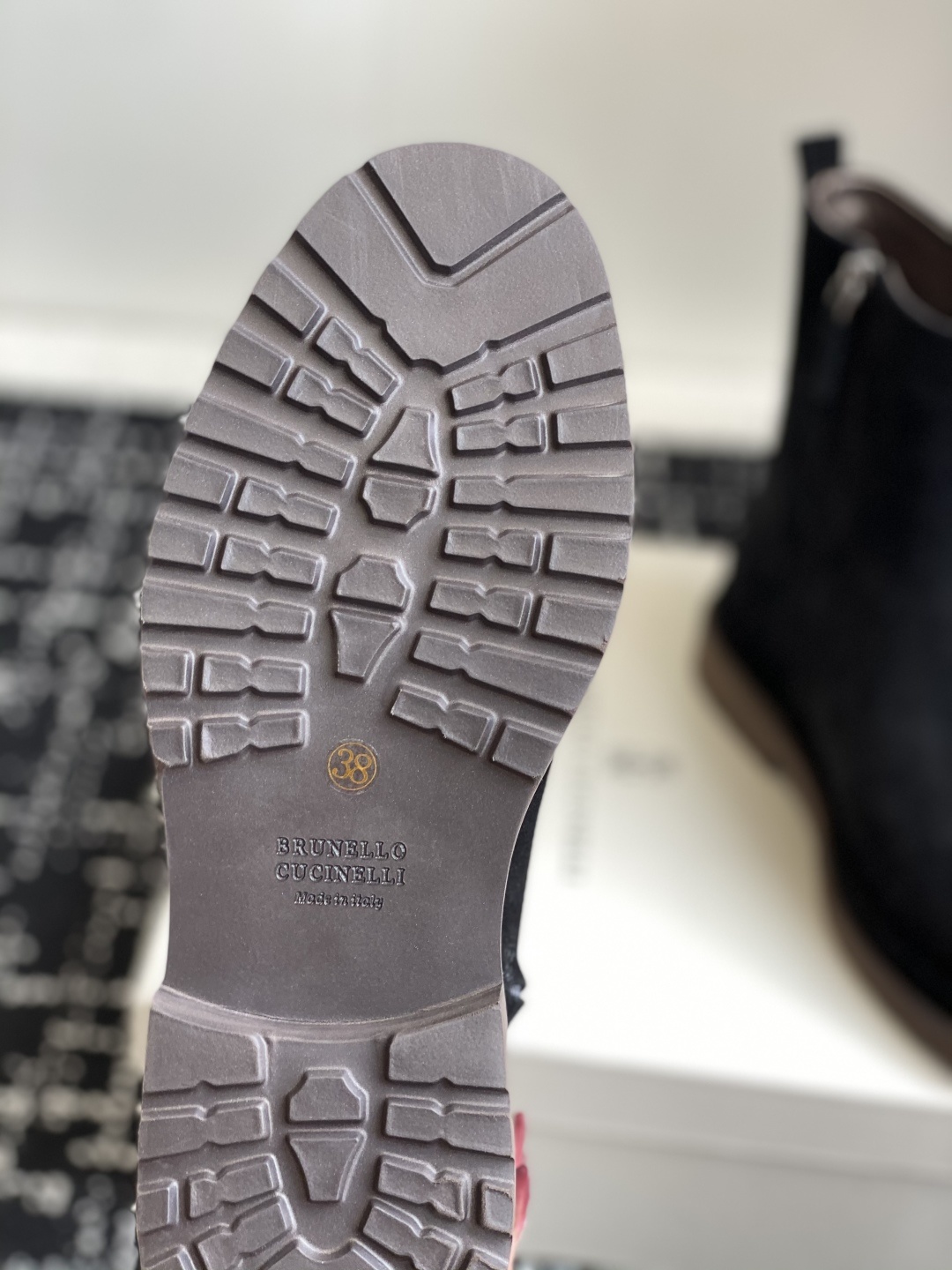 代购级
BRUNELLO CUCINELLI 新款马丁靴
不用多说!超级有范的一款靴子女孩子穿起来不要