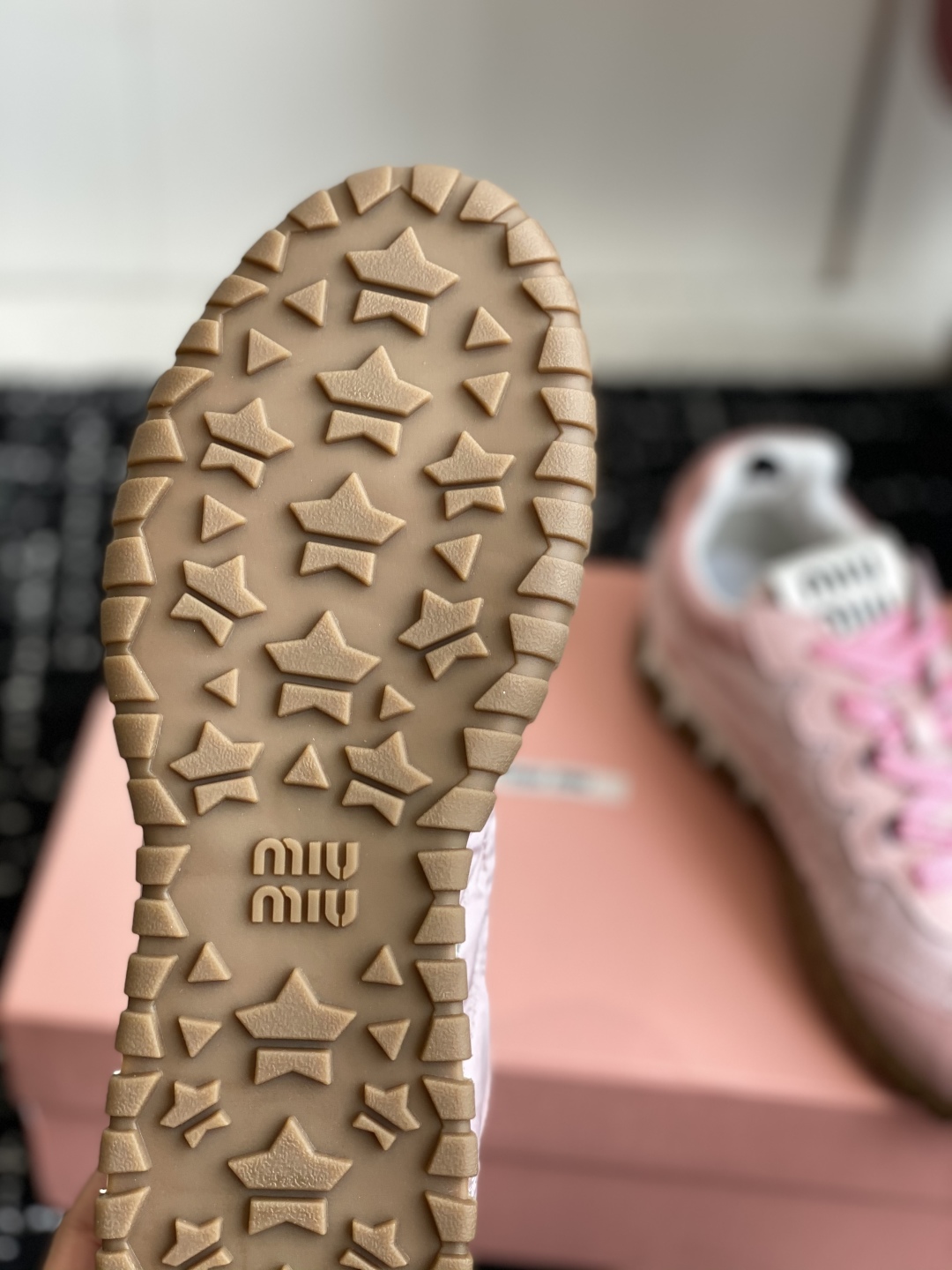 代购级
MiuMiu 缪缪 25ss 春夏新款 饼干鞋 阿甘鞋休闲运动鞋

miumiu最新爆款 前卫大