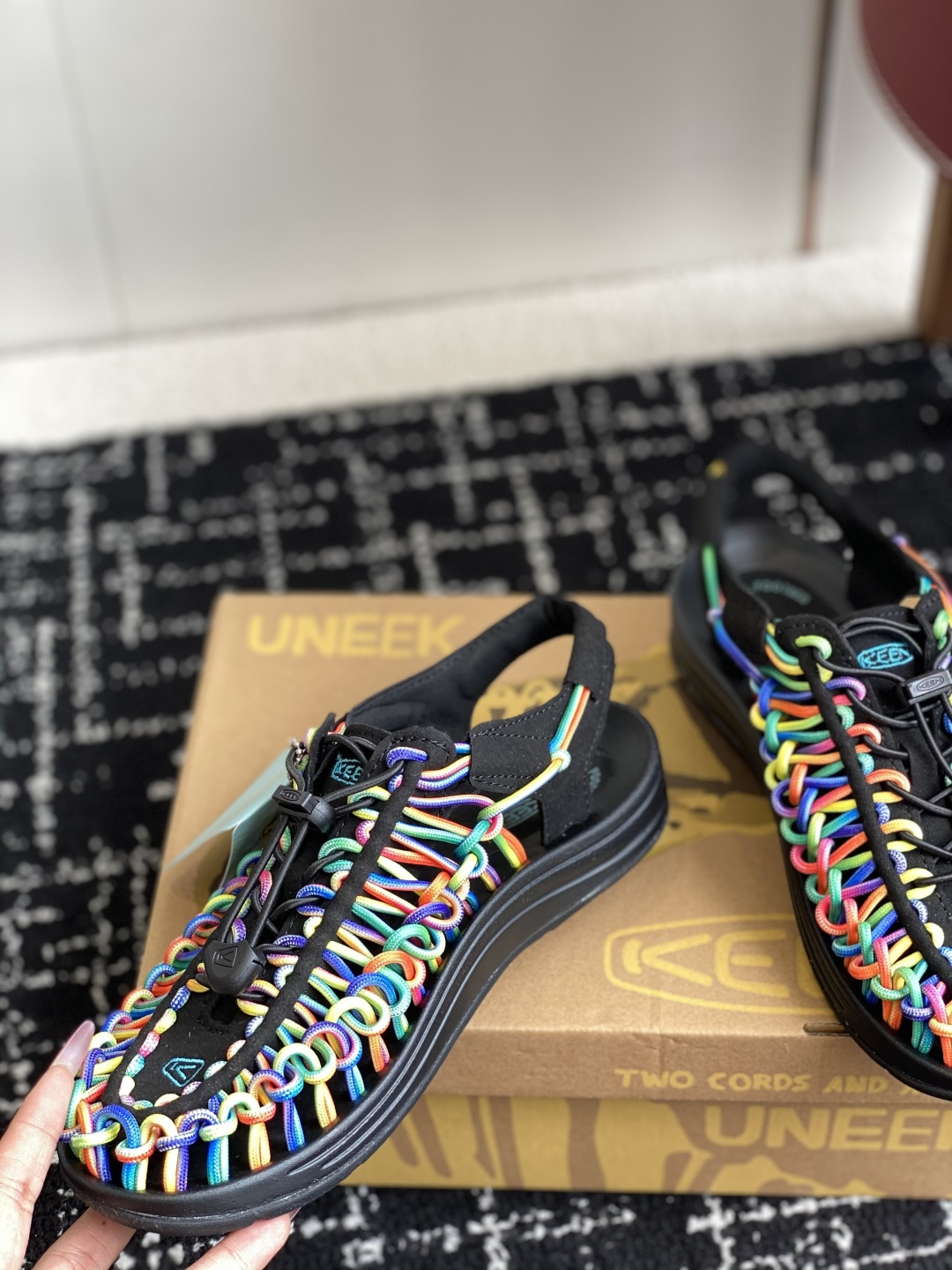 代购级
Keen户外溯溪鞋 莞产原厂级，随着近两年户外活动的火爆

作为户外作业Keen品牌的溯溪鞋就成