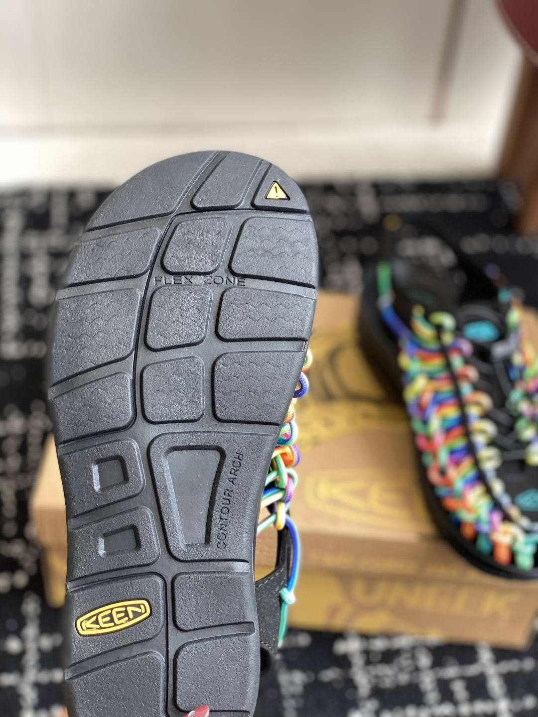 代购级
Keen户外溯溪鞋 莞产原厂级，随着近两年户外活动的火爆

作为户外作业Keen品牌的溯溪鞋就成