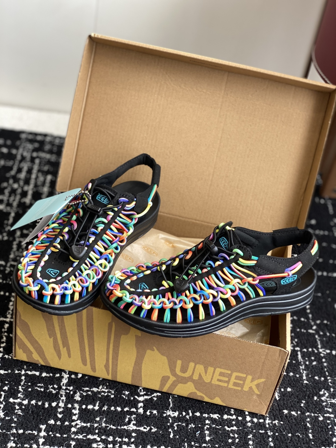 代购级
Keen户外溯溪鞋 莞产原厂级，随着近两年户外活动的火爆

作为户外作业Keen品牌的溯溪鞋就成