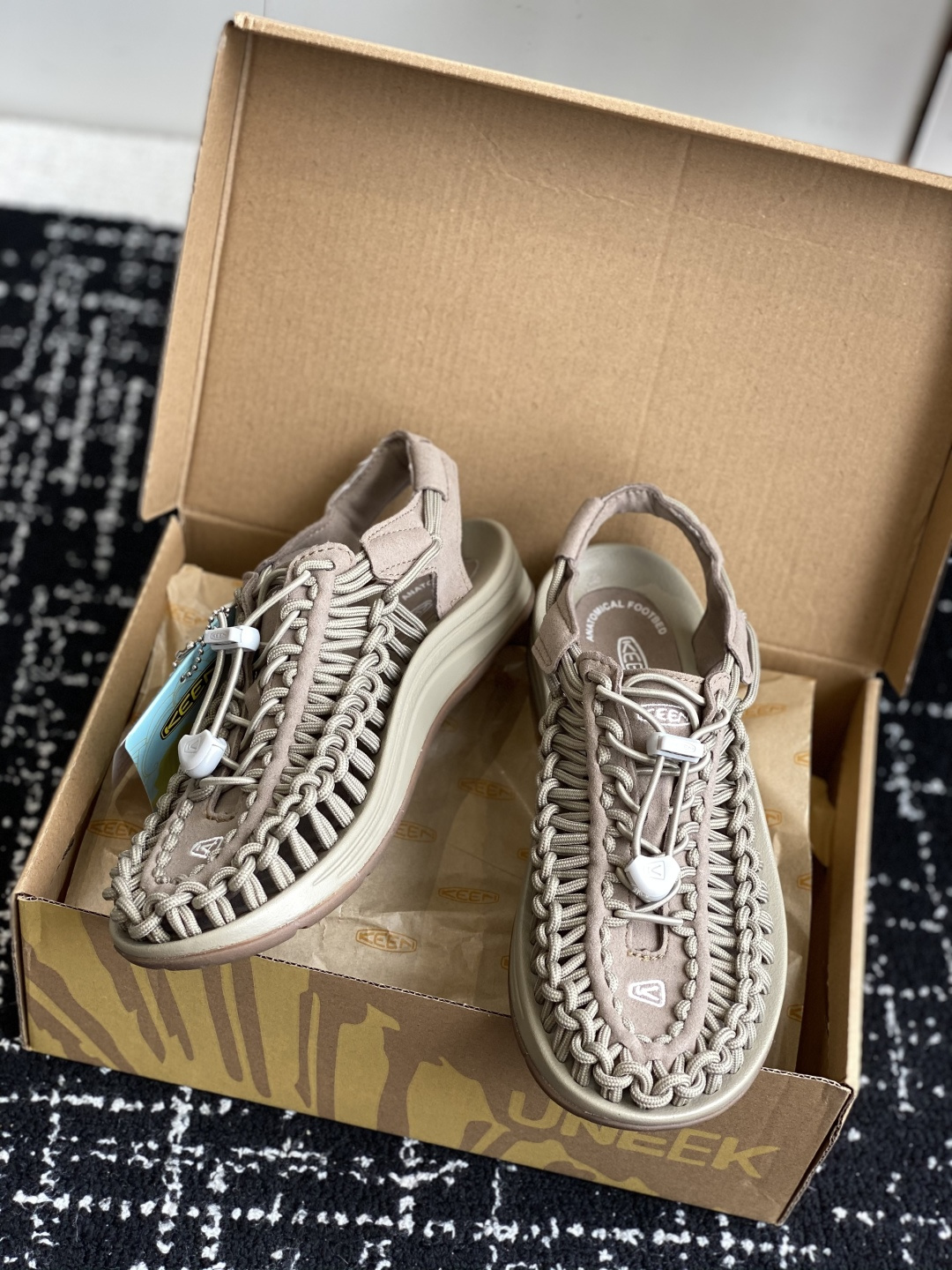 代购级
Keen户外溯溪鞋 莞产原厂级，随着近两年户外活动的火爆

作为户外作业Keen品牌的溯溪鞋就成