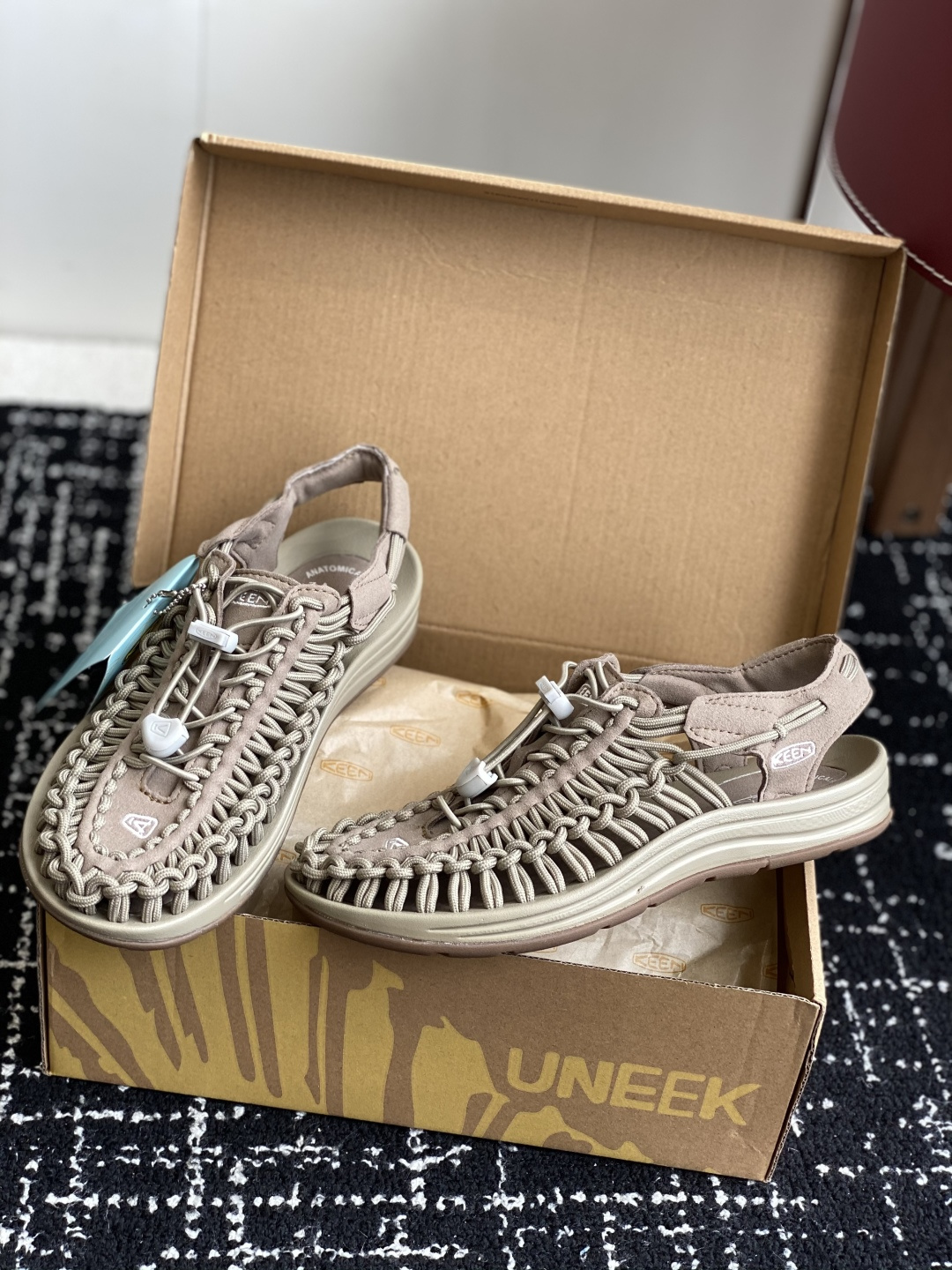 代购级
Keen户外溯溪鞋 莞产原厂级，随着近两年户外活动的火爆

作为户外作业Keen品牌的溯溪鞋就成