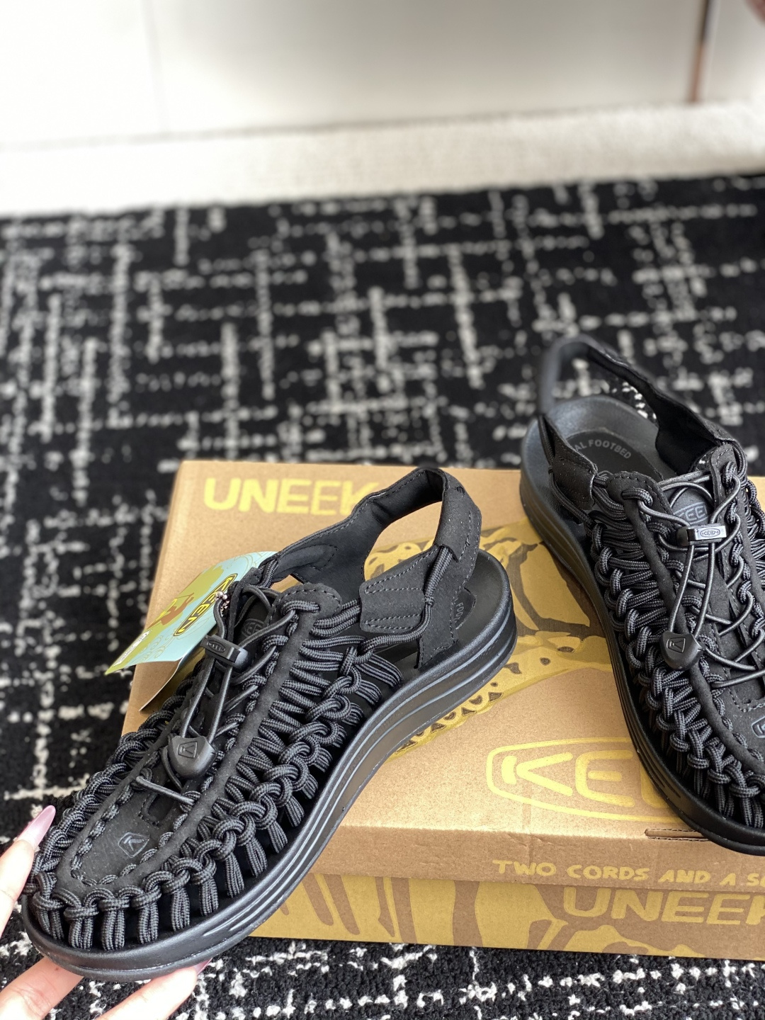 代购级
Keen户外溯溪鞋 莞产原厂级，随着近两年户外活动的火爆

作为户外作业Keen品牌的溯溪鞋就成