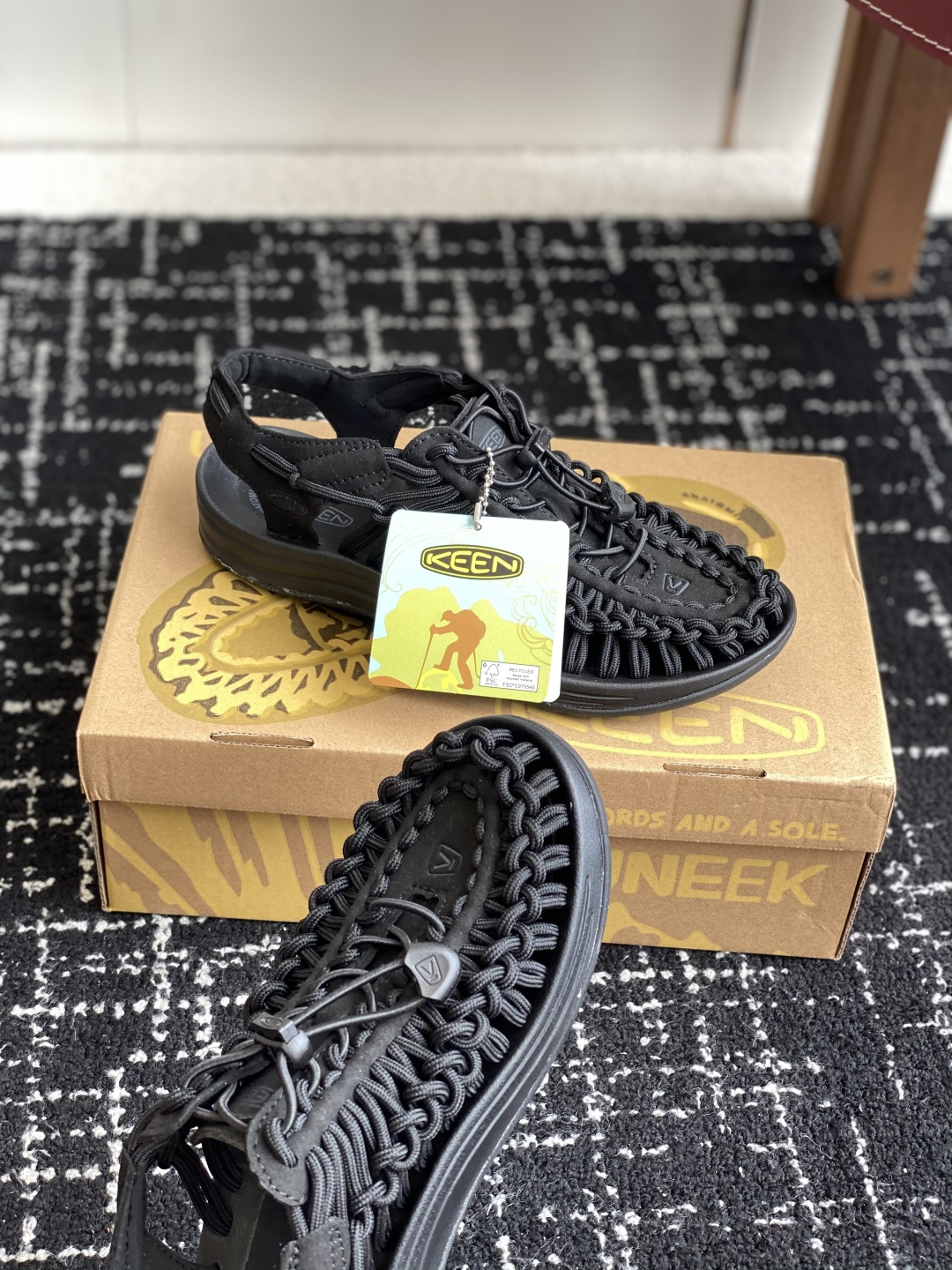 代购级
Keen户外溯溪鞋 莞产原厂级，随着近两年户外活动的火爆

作为户外作业Keen品牌的溯溪鞋就成