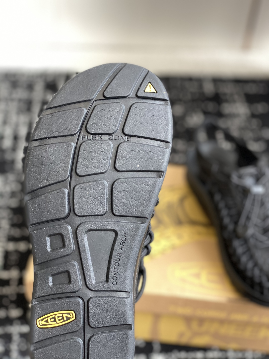 代购级
Keen户外溯溪鞋 莞产原厂级，随着近两年户外活动的火爆

作为户外作业Keen品牌的溯溪鞋就成