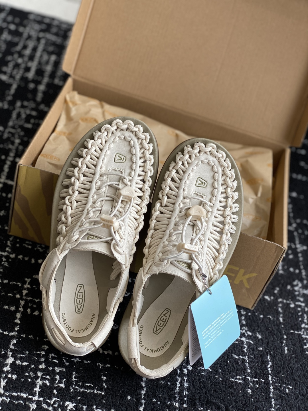 代购级
Keen户外溯溪鞋 莞产原厂级，随着近两年户外活动的火爆

作为户外作业Keen品牌的溯溪鞋就成